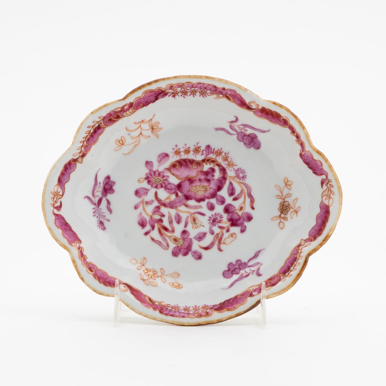 CHINESE EXPORT ROSE AND GILT PORCELAIN 35c2ba