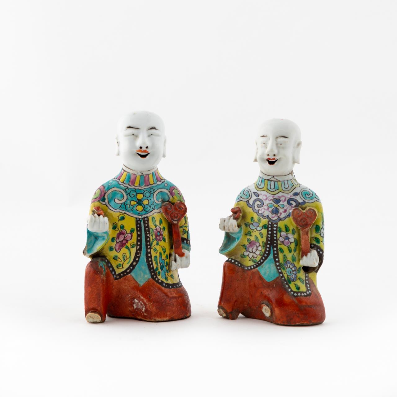 CHINESE TWO SMALL PORCELAIN LAUGHING 35c30d