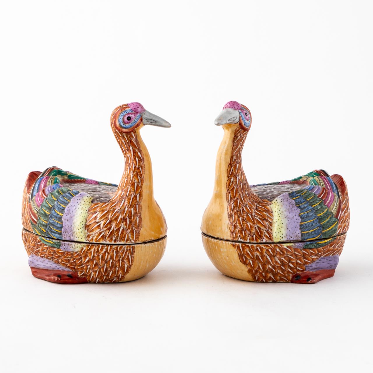 PAIR CHINESE GOOSE FORM PORCELAIN 35c382