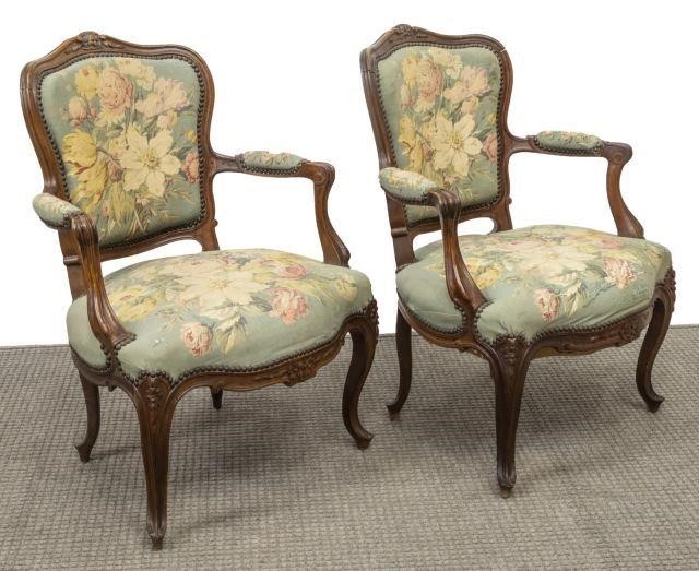  2 ITALIAN LOUIS XV STYLE UPHOLSTERED 35c48c