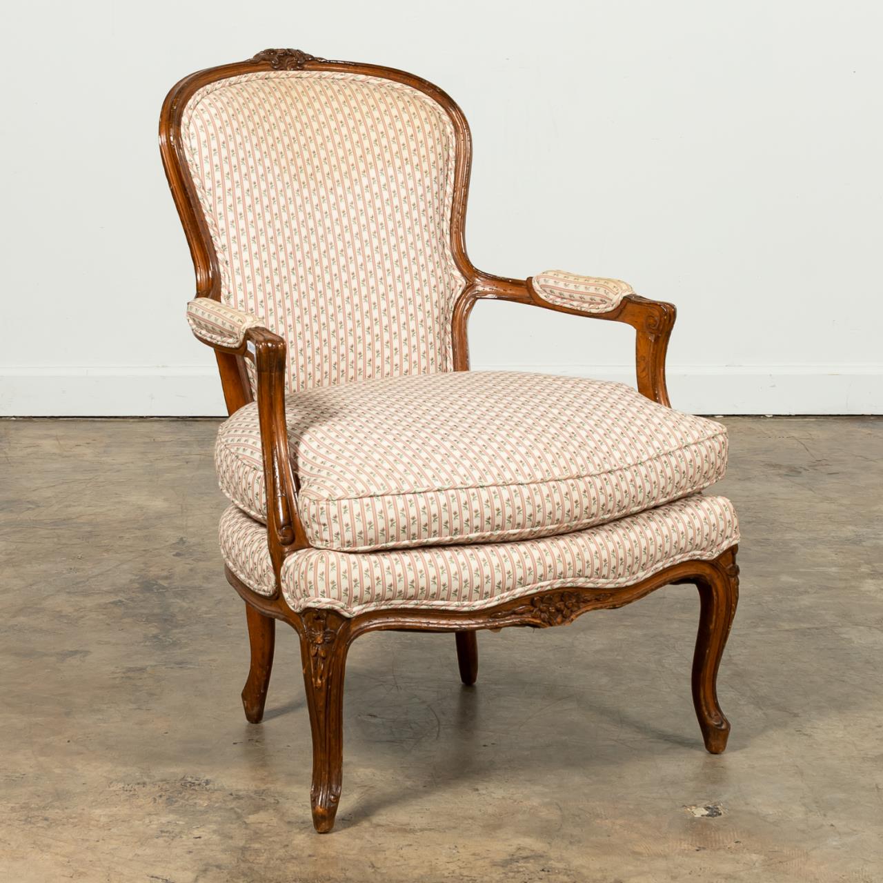 LOUIS XV STYLE FRUITWOOD UPHOLSTERED 35c50d