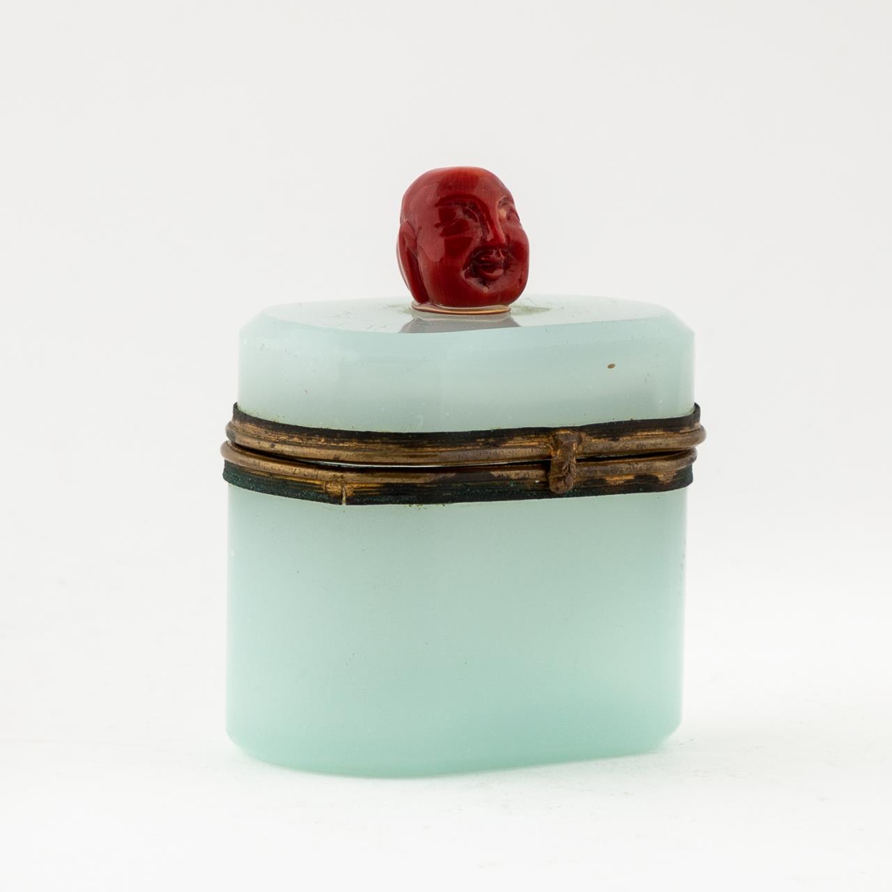 FRENCH OPALINE SMALL CASKET WITH 35c51d