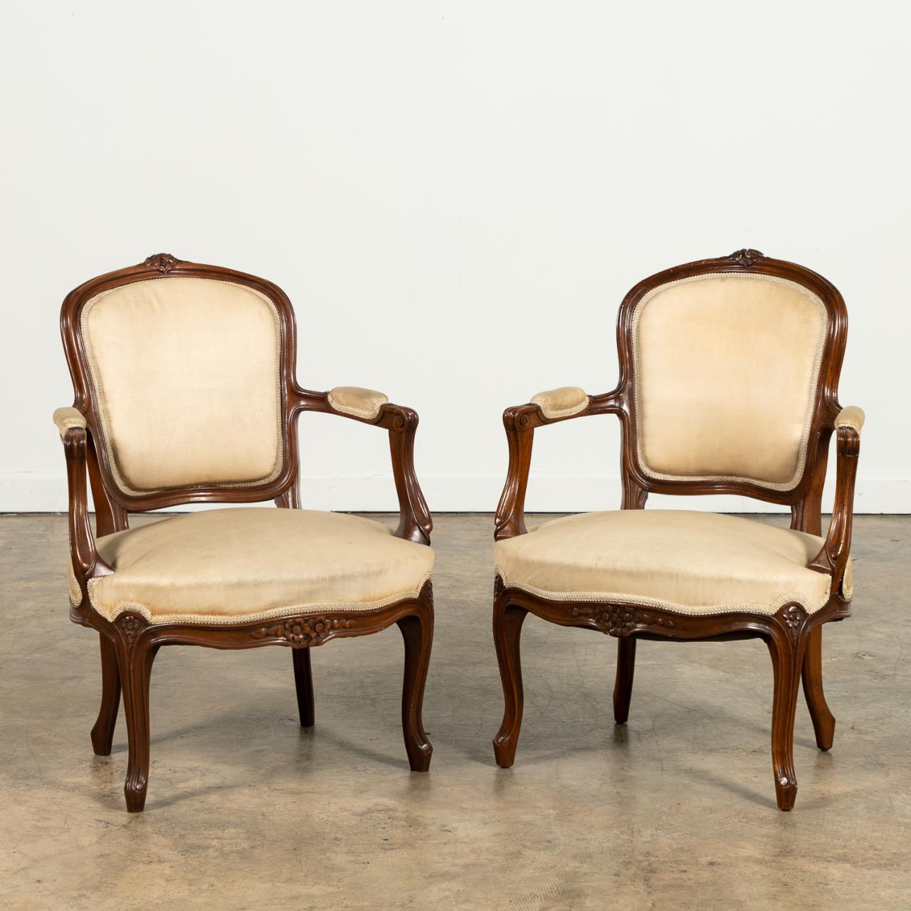 PAIR FRENCH LOUIS XV STYLE MAHOGANY 35c59a