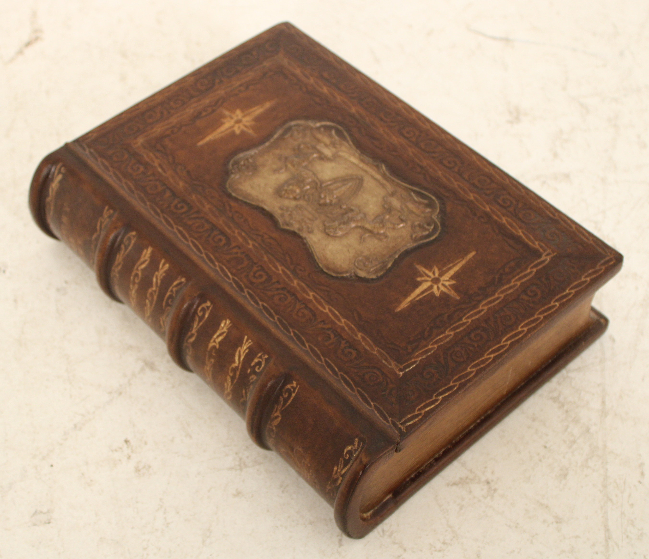 WOODEN AND TOOLED LEATHER BOUND 35ecff