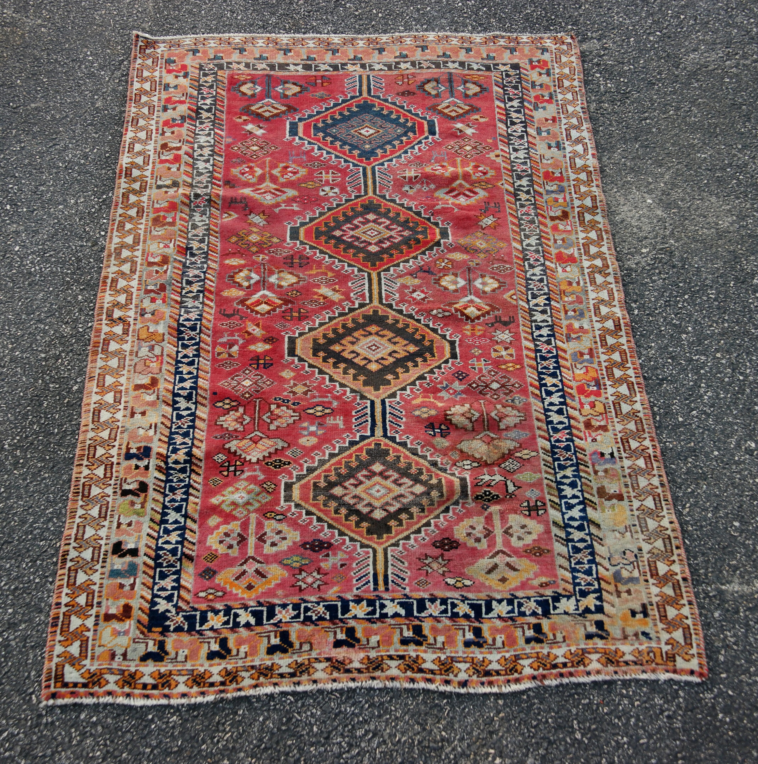 ORIENTAL RUG 4'8" X 7'4" QASHGHI