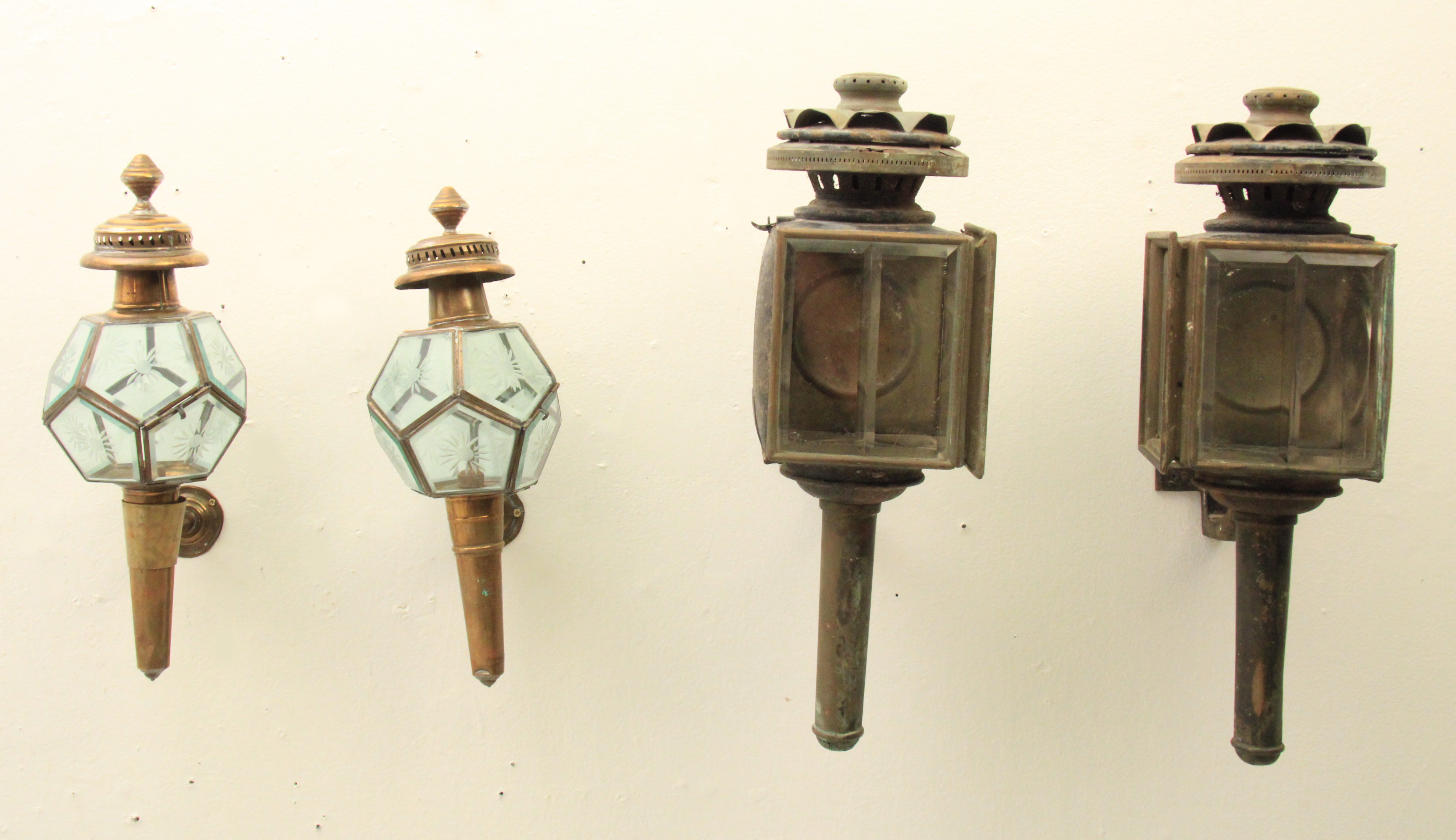TWO PAIRS OF COACH LAMPS ONE ANTIQUE  35ee7f