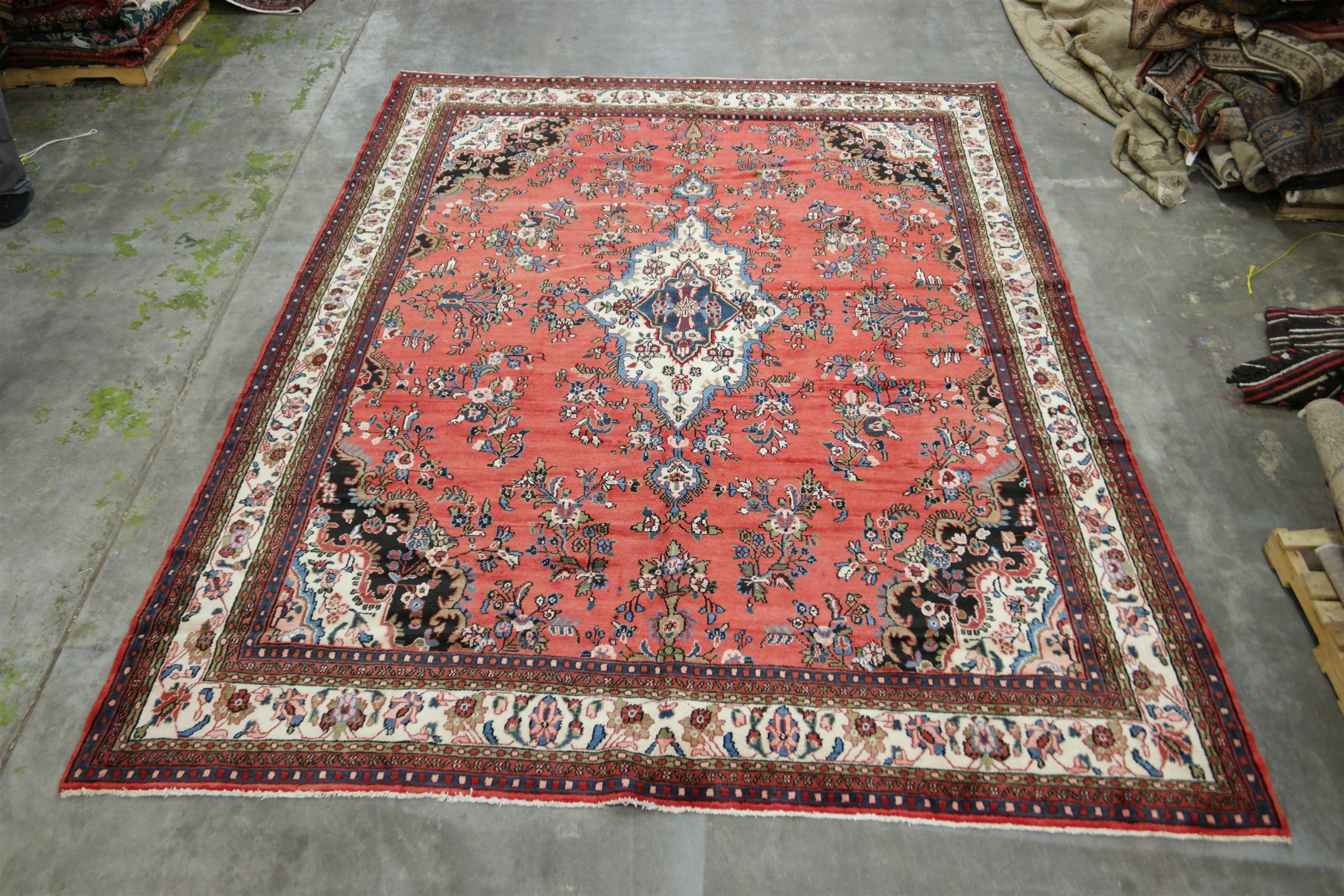 ORIENTAL RUG 10'5" X 13'6" HAMEDAN