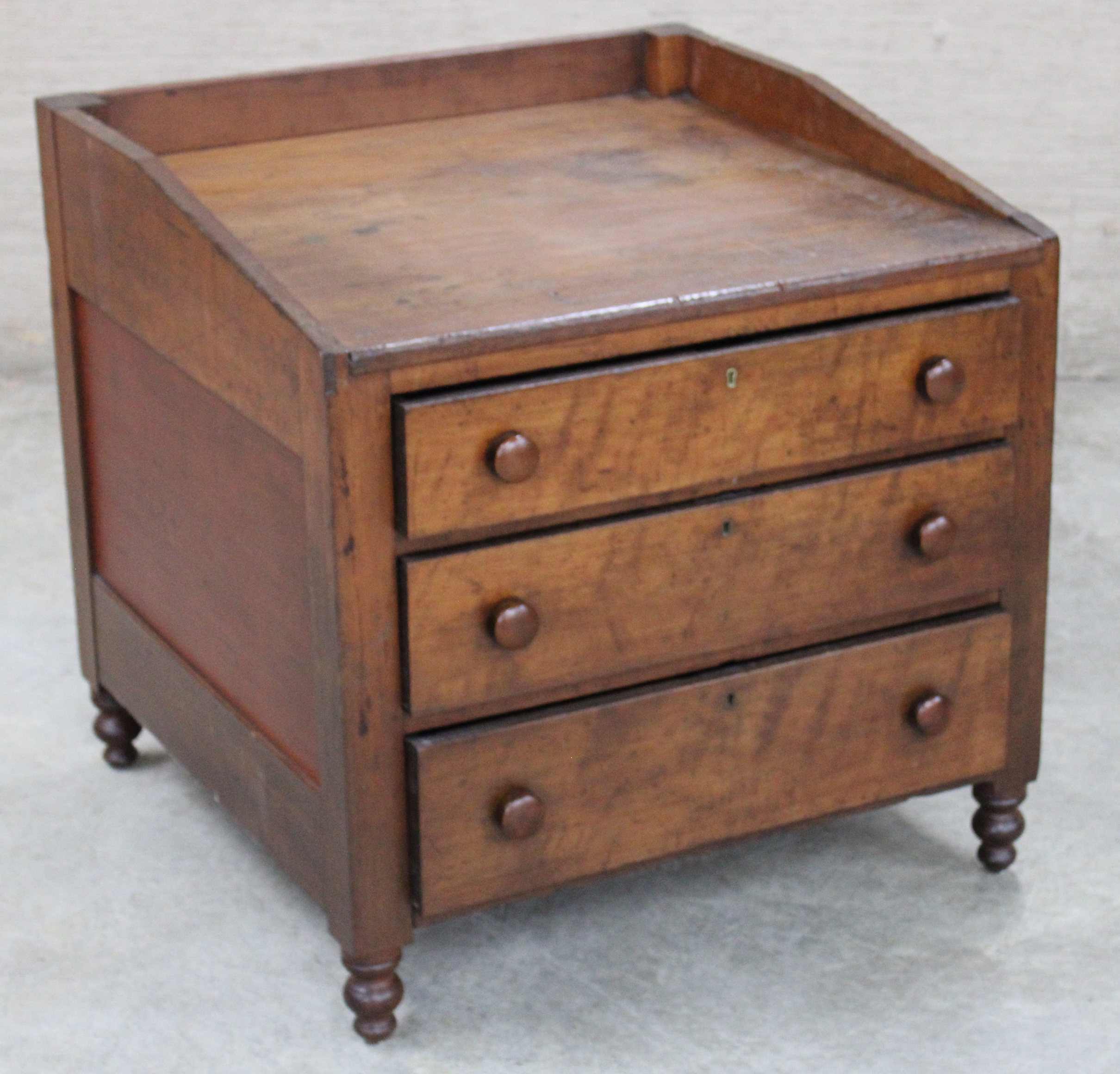 EARLY AMERICAN 3 DRAWER MAP CHEST,
