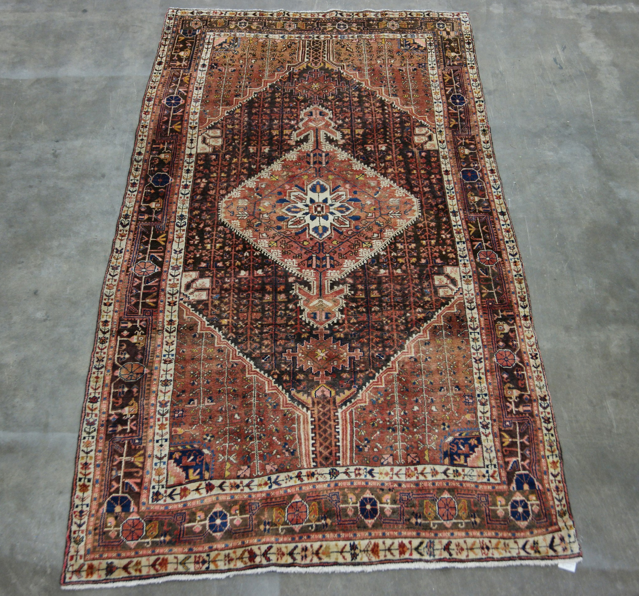 ORIENTAL RUG 5'2" X 10'4" HOSEINABAD