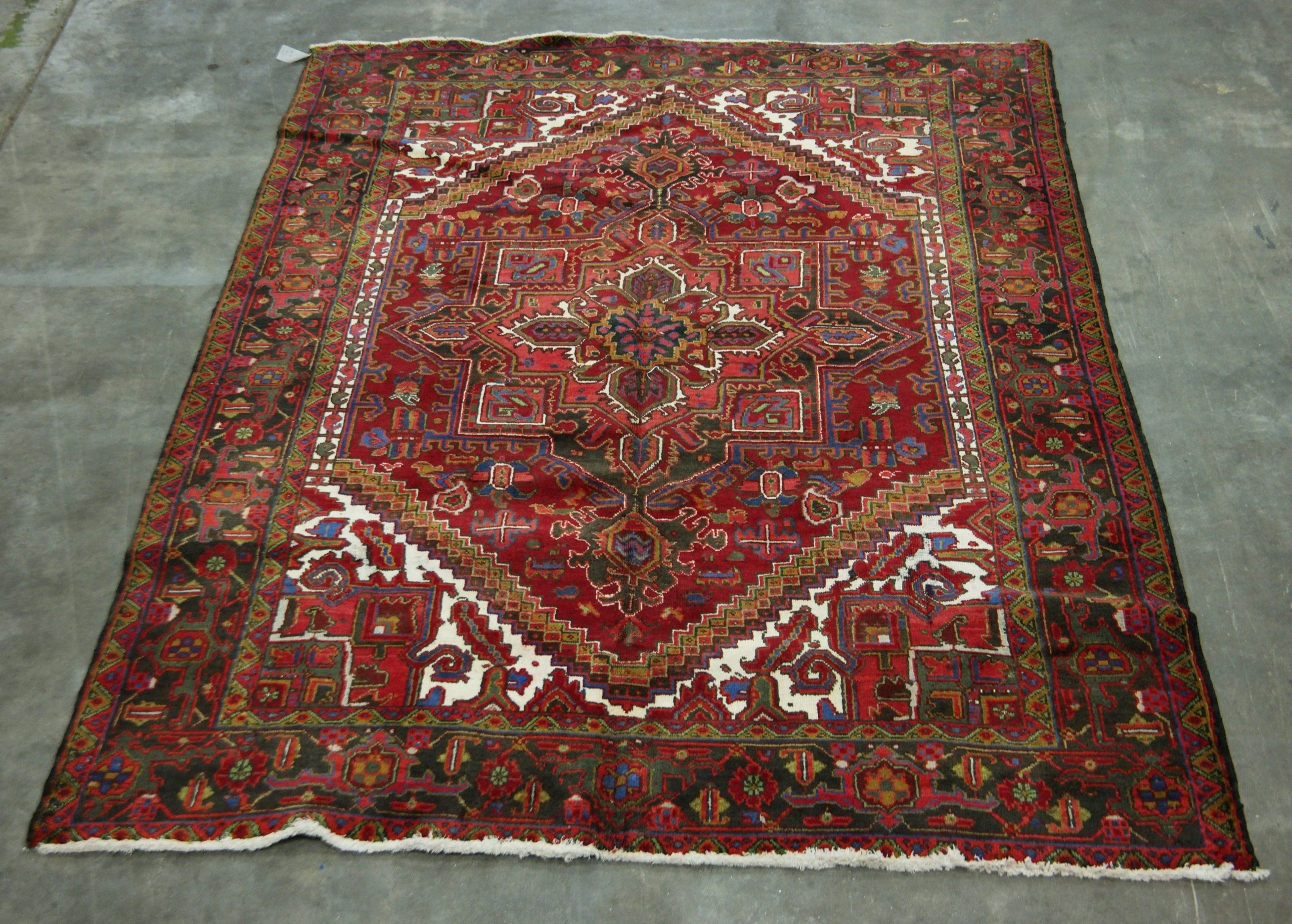 ORIENTAL RUG 6'10" X 9'10" AHAR