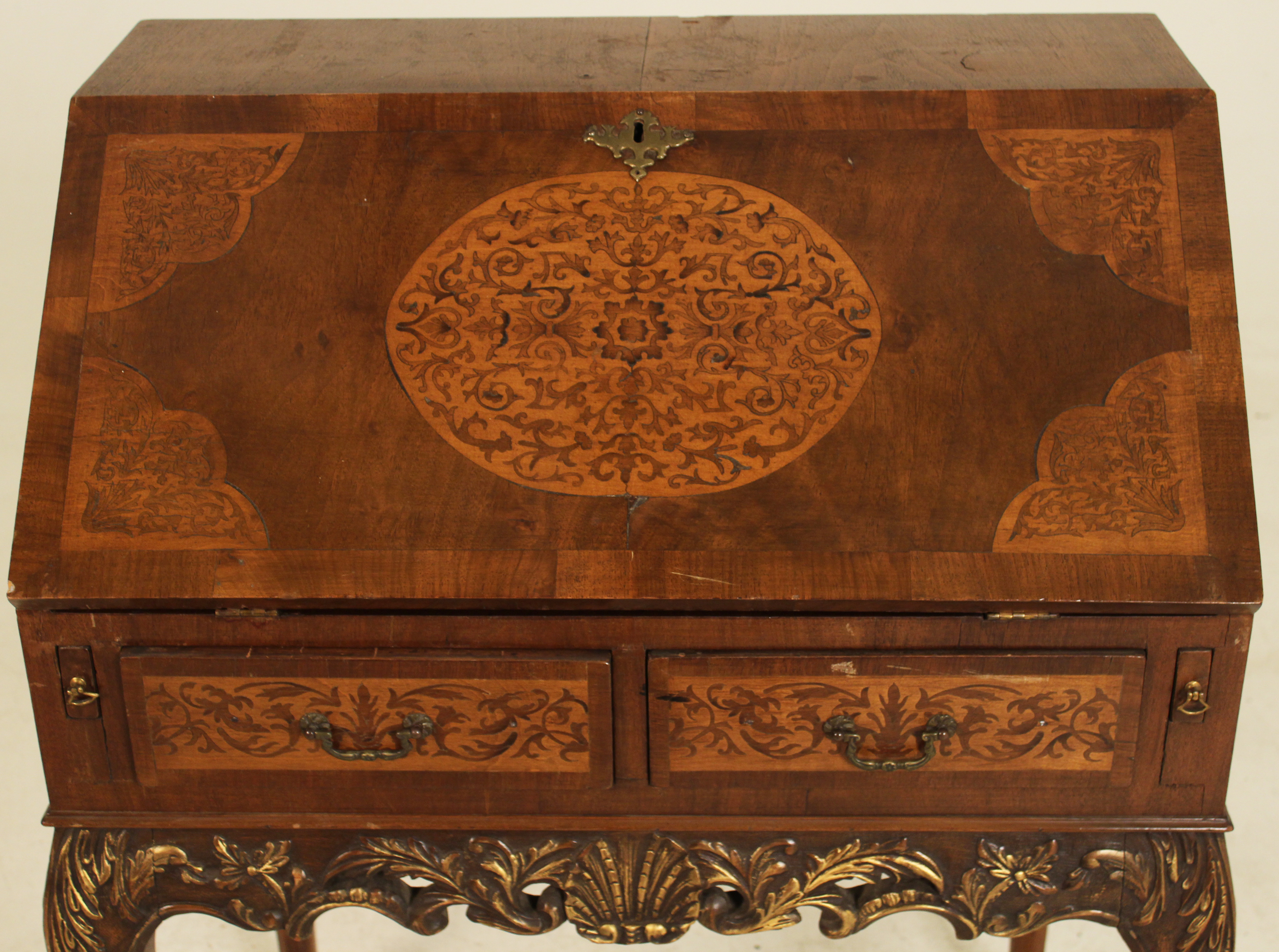 ENGLISH WALNUT SEAWEED MARQUETRY