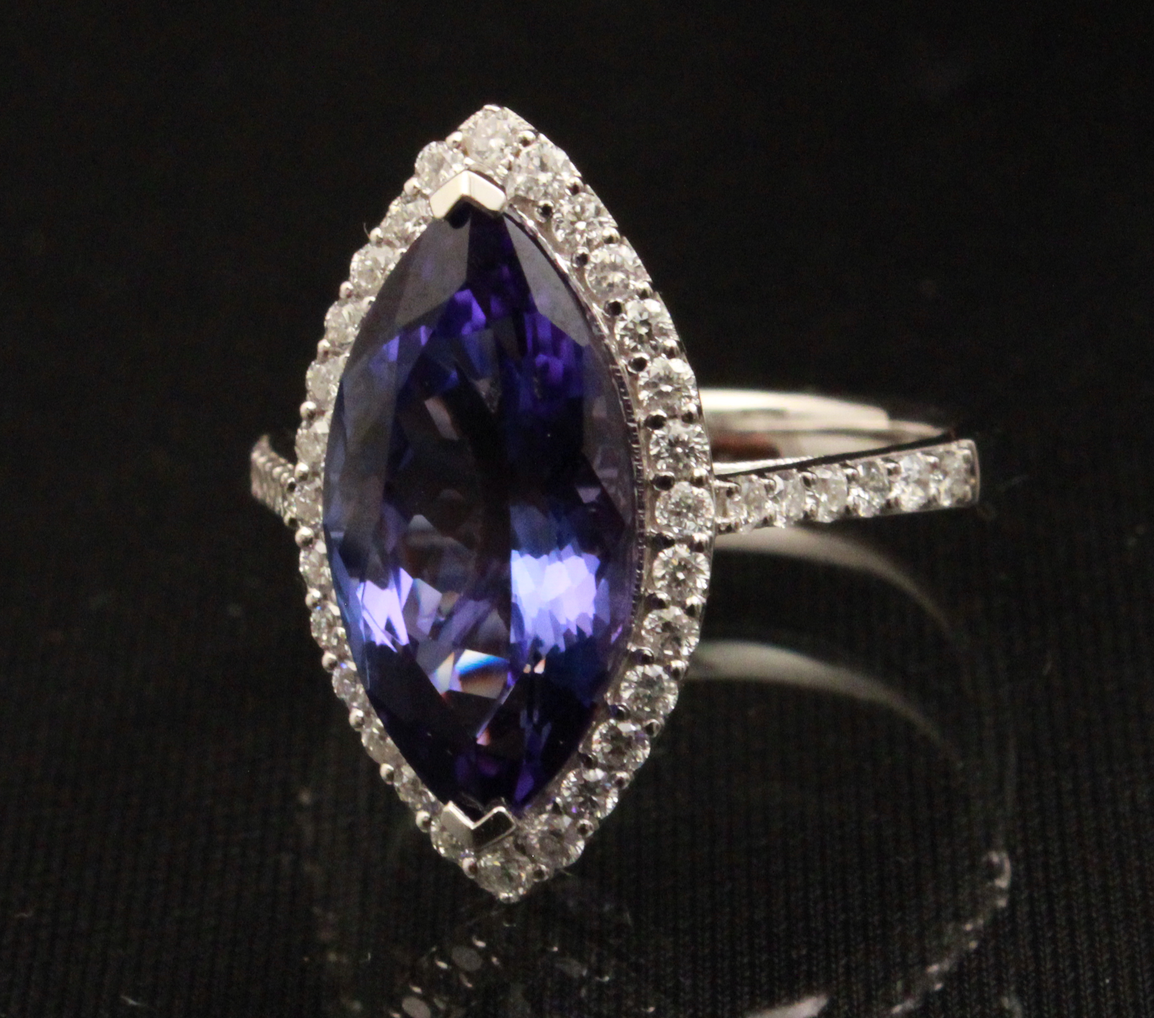 18K WHITE GOLD TANZANITE AND DIAMOND 35ef9d