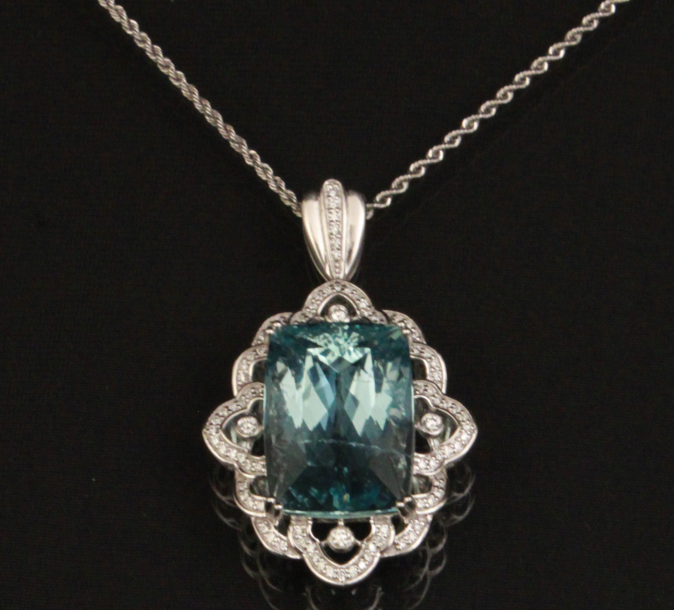 PLATINUM AQUAMARINE AND DIAMOND 35efb2