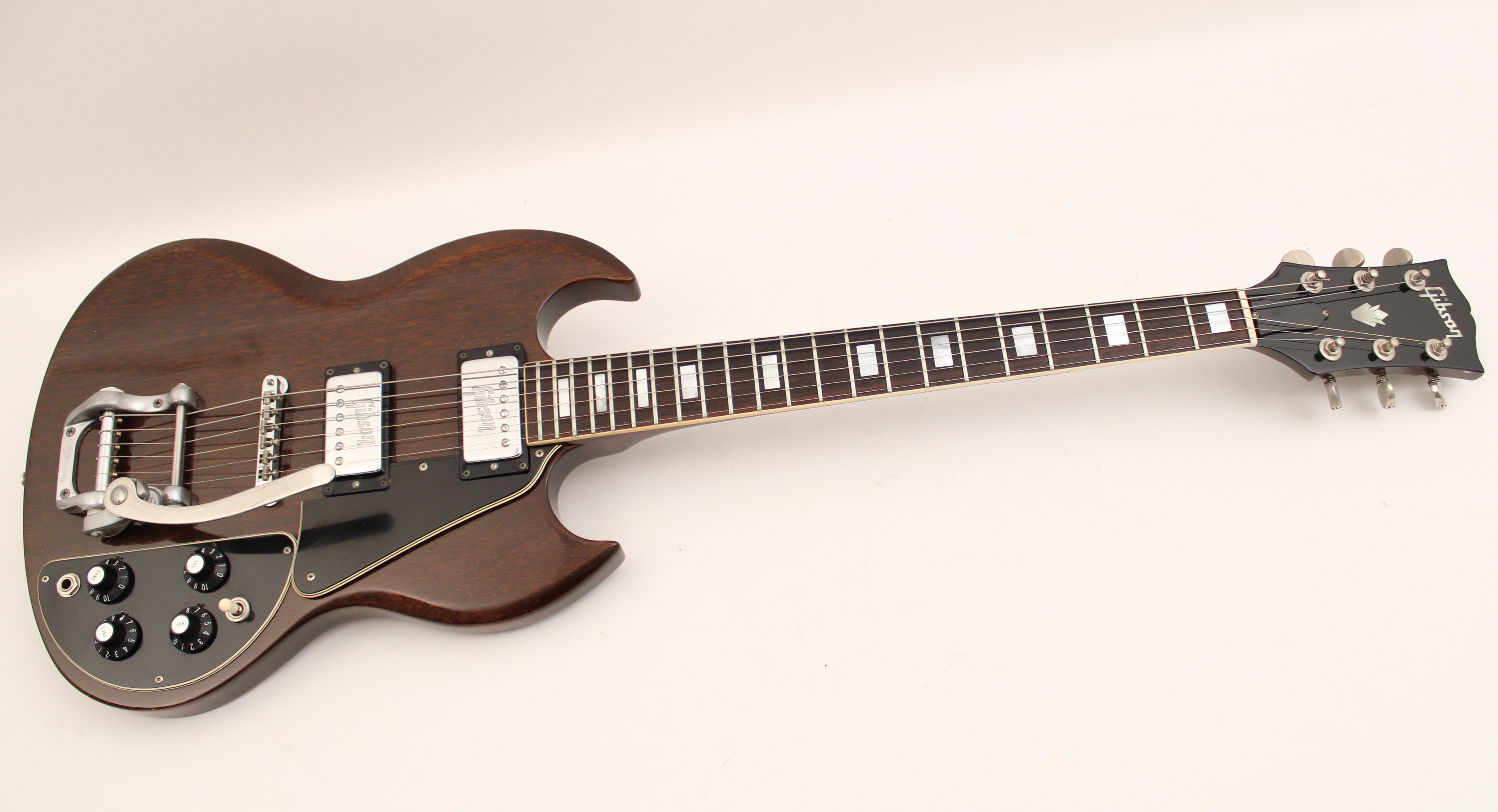 GIBSON SG DELUX ELECTRIC GUITAR 35efd6