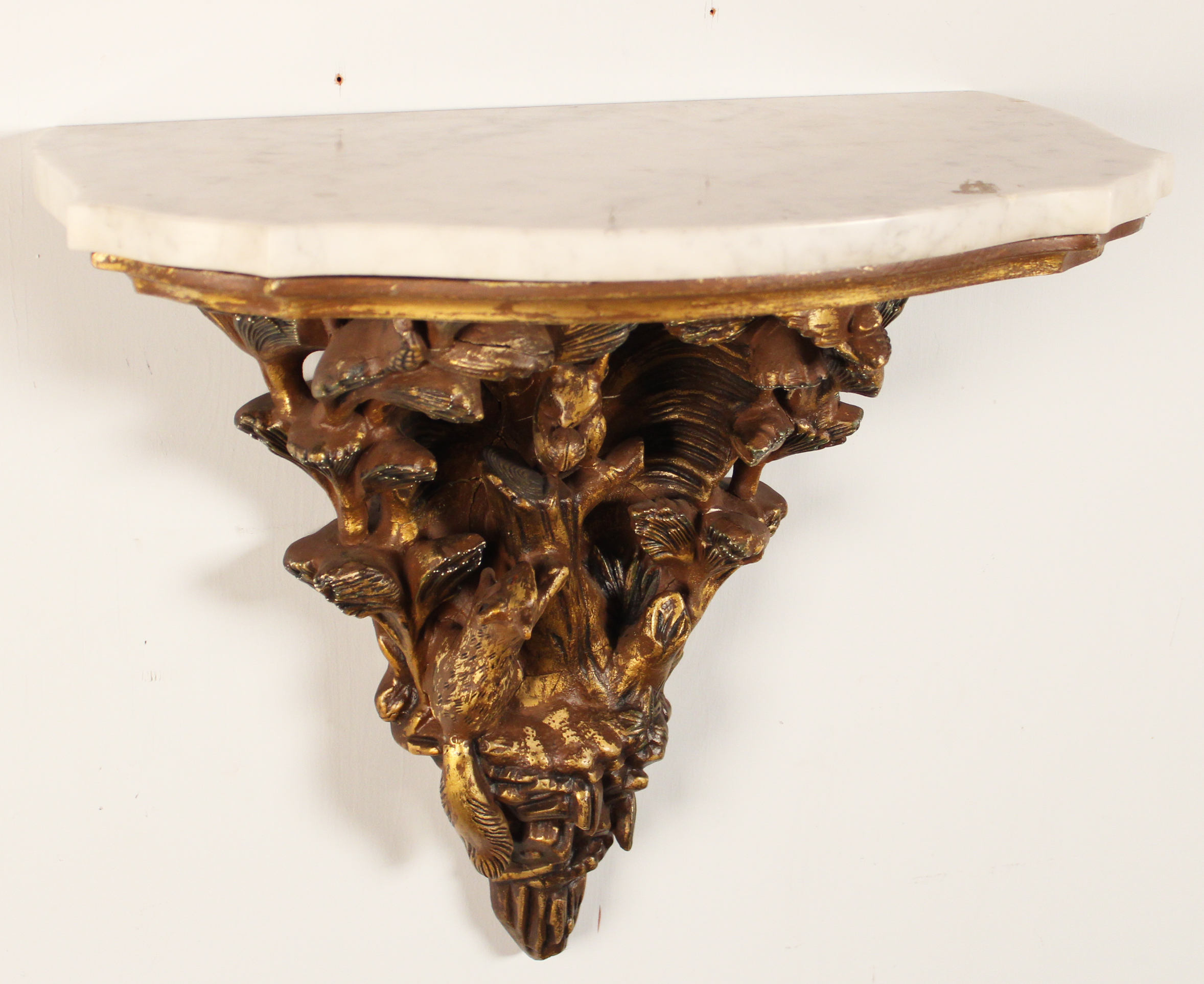 MARBLE TOP POLYCHROME HANGING BRACKET