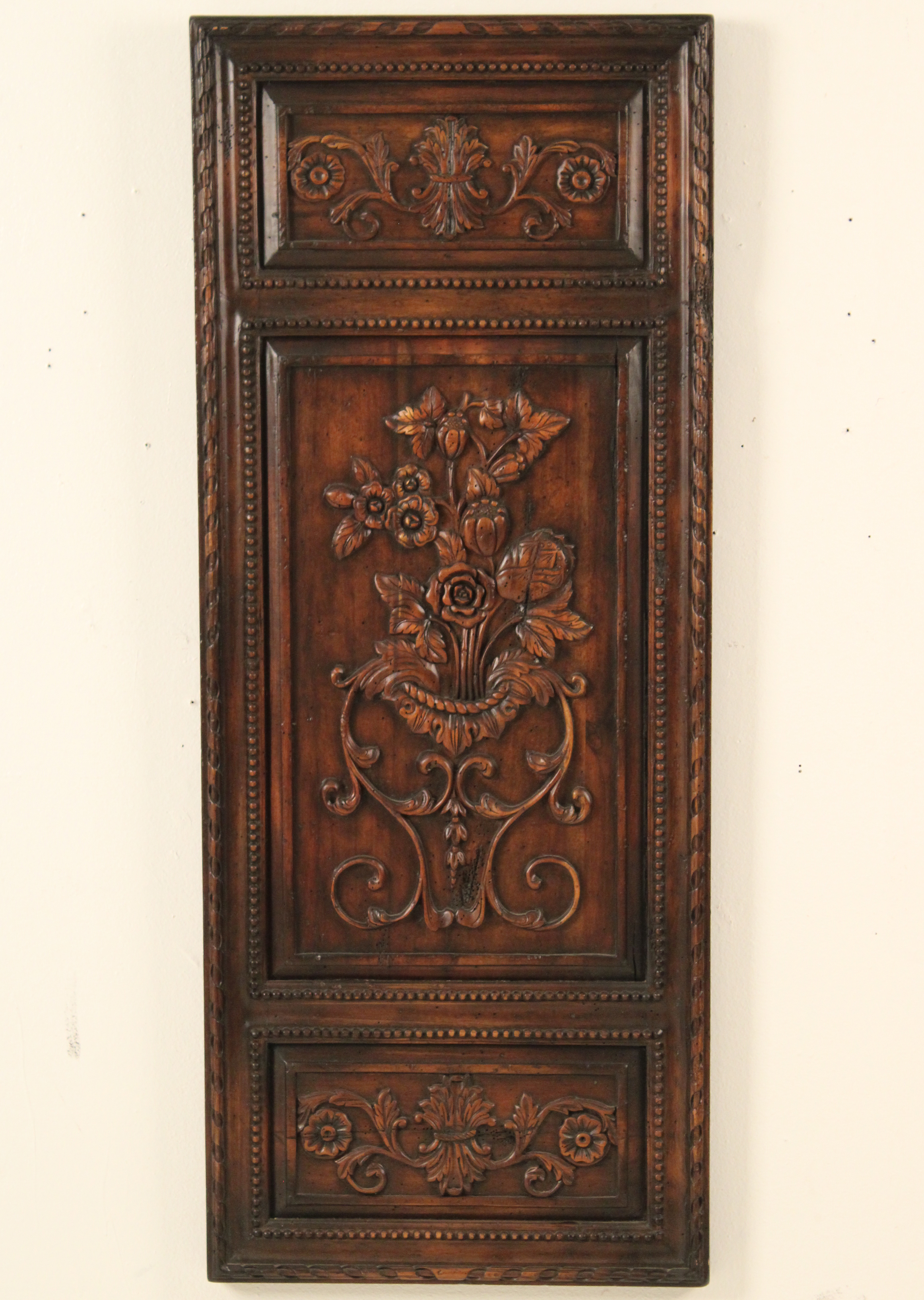 DECORATIVE PANEL DOOR WITH WALNUT 35f007