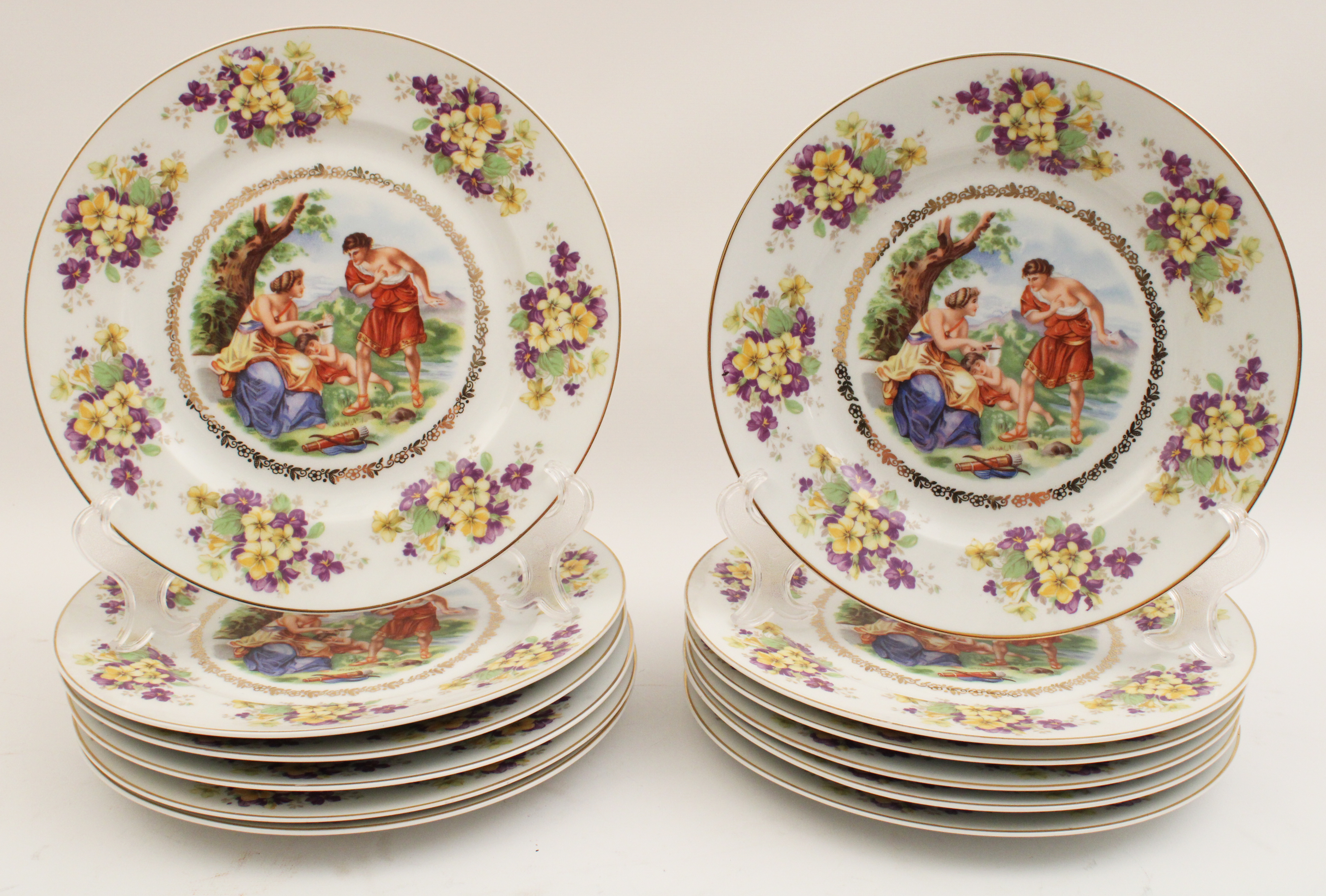 GROUP OF 12 BAVARIAN PORCELAIN PLATES