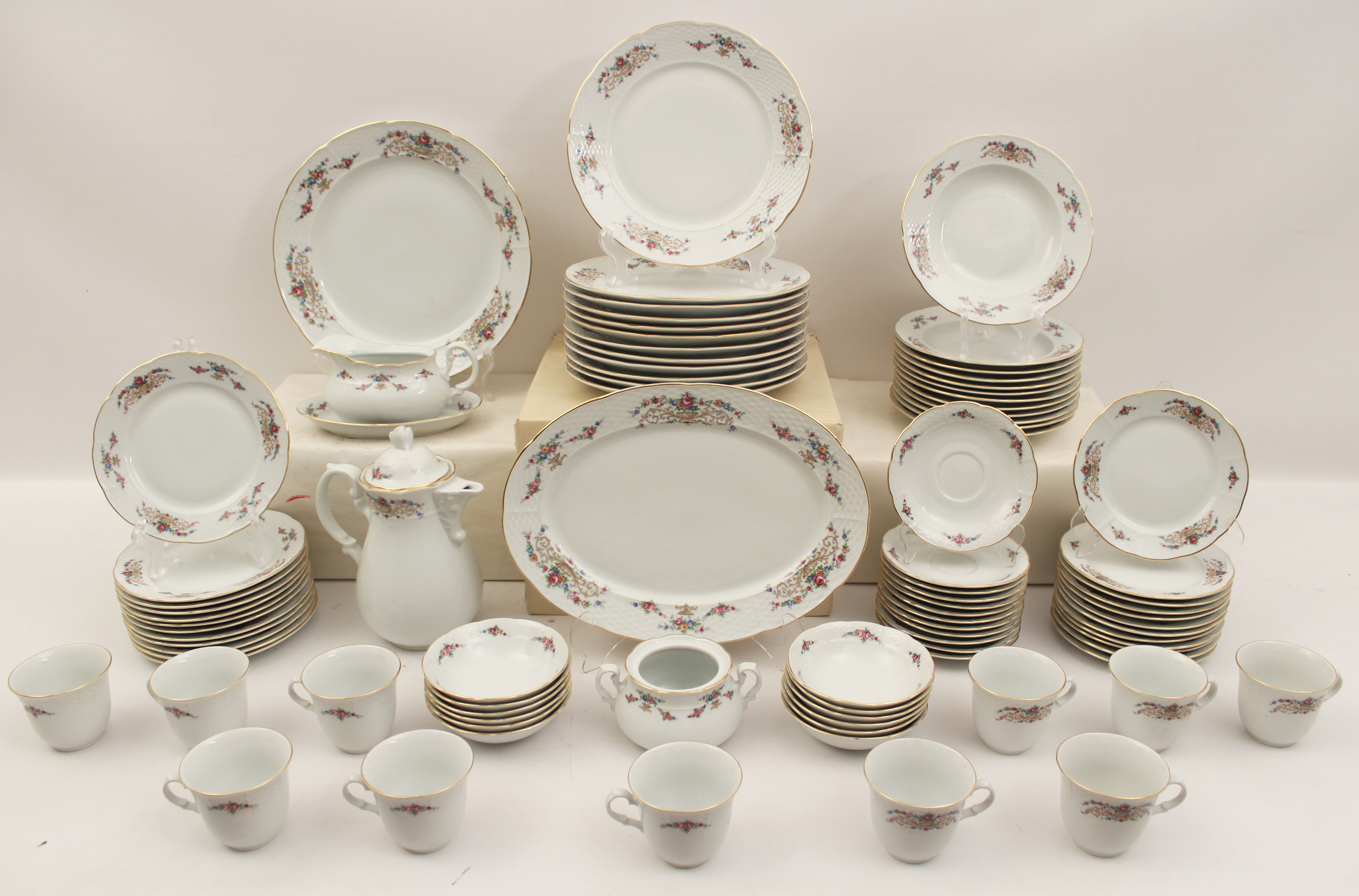 FRENCH LIMOGE PATTERN PORCELAIN 35f140