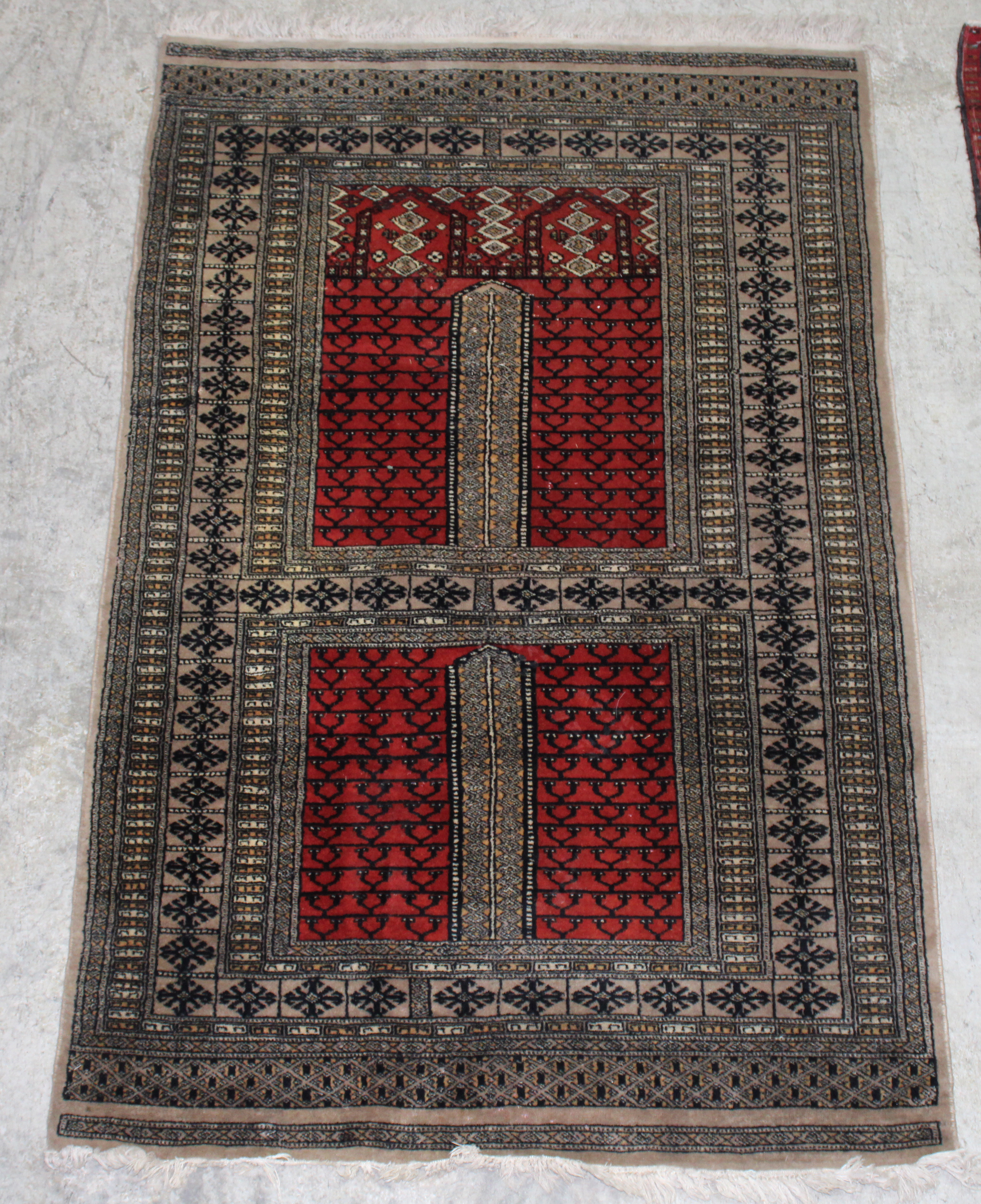 ORIENTAL PRAYER RUG 3'11" X 6'3"