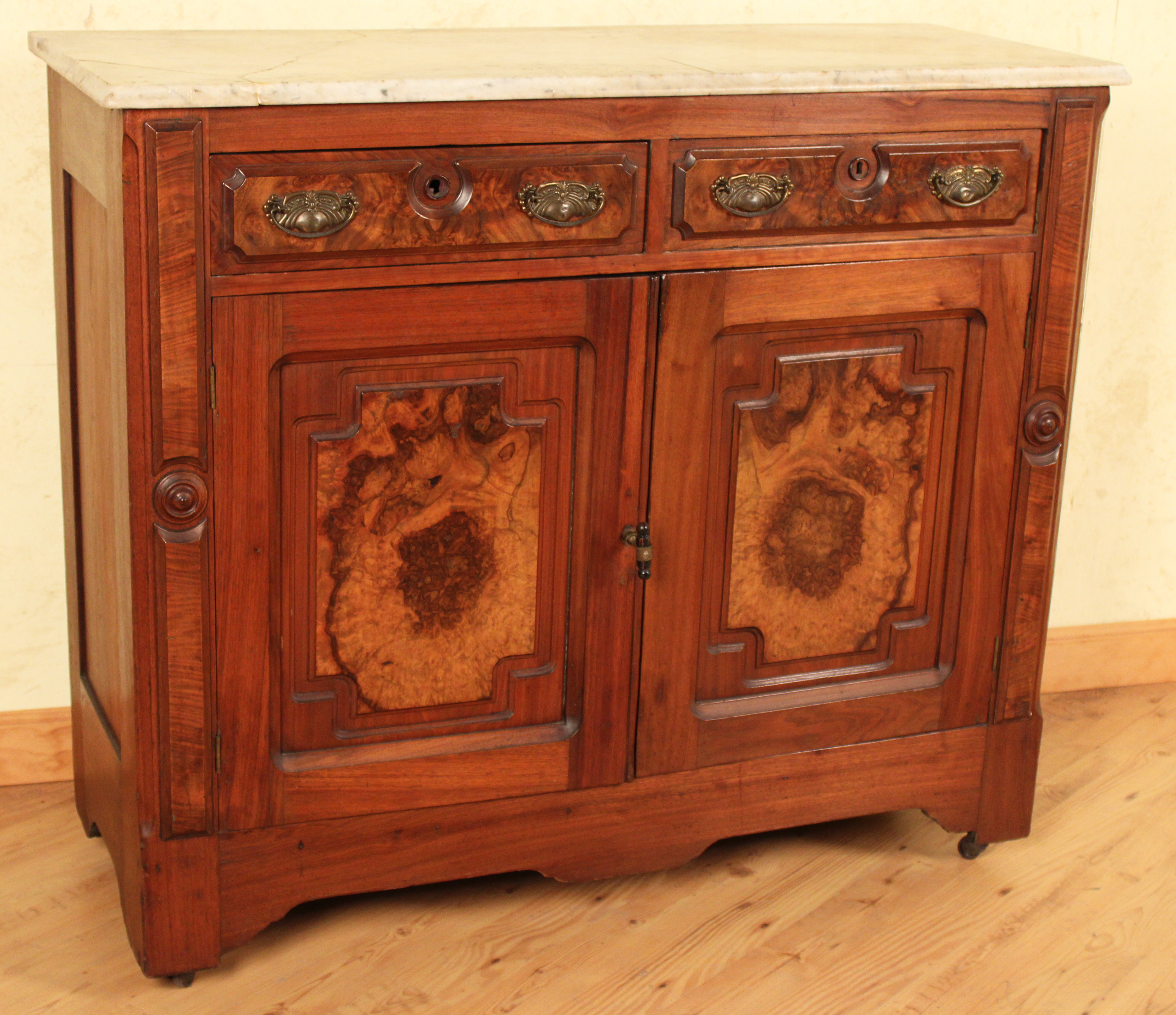 VICTORIAN WALNUT MARBLE TOP BUFFET 35f1b4