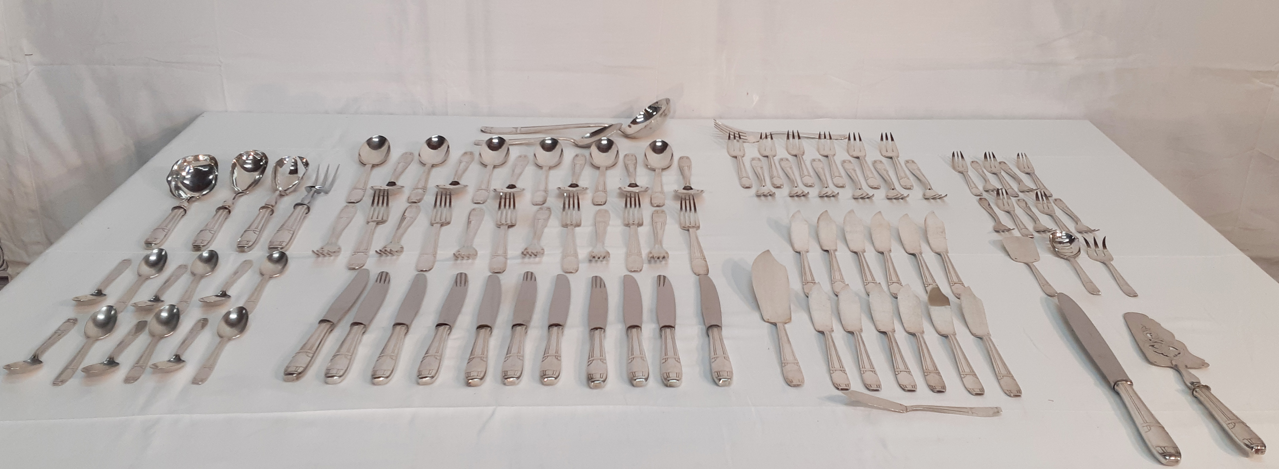 95 PIECES OF ART DECO FRENCH SILVER