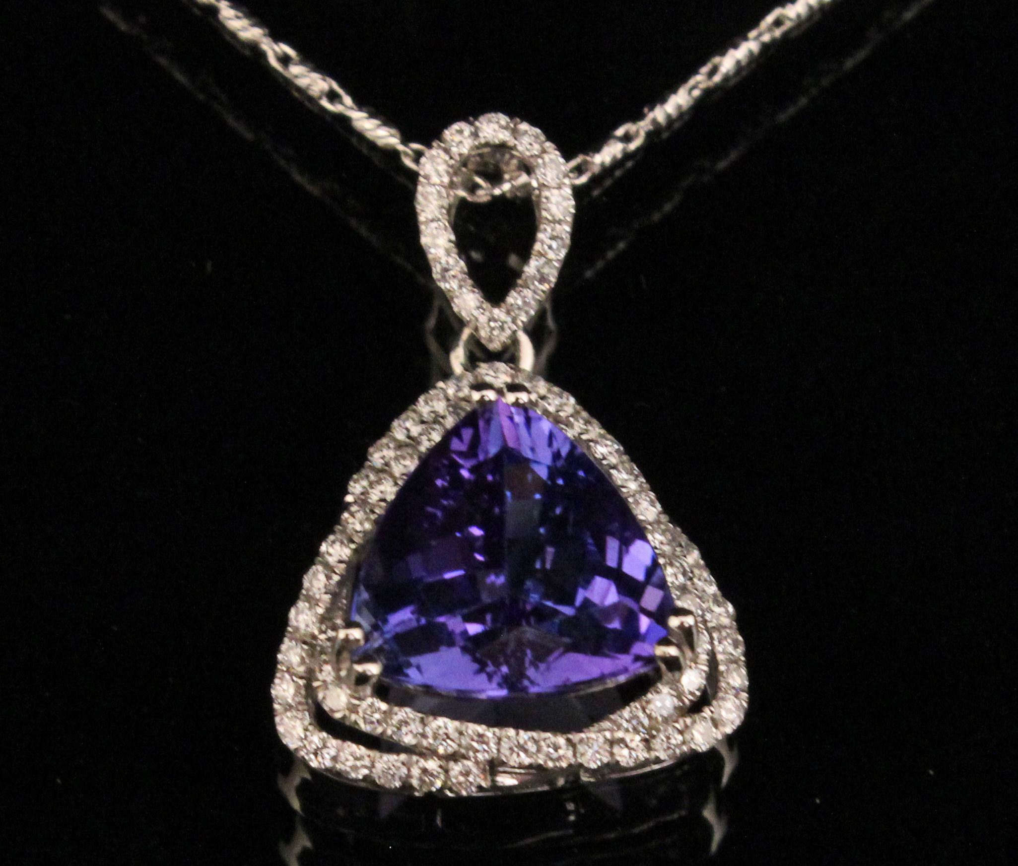 14K WG DIAMOND AND TANZANITE NECKLACE 35f307