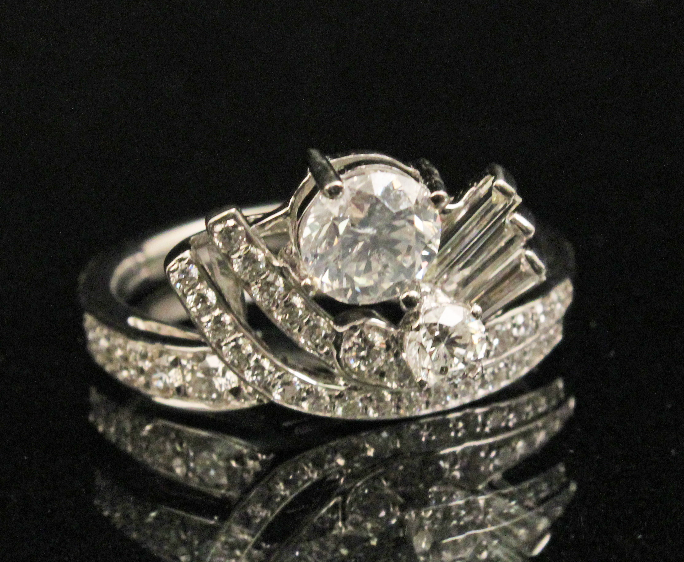 PLATINUM DIAMOND RING W BRILLIANT 35f352