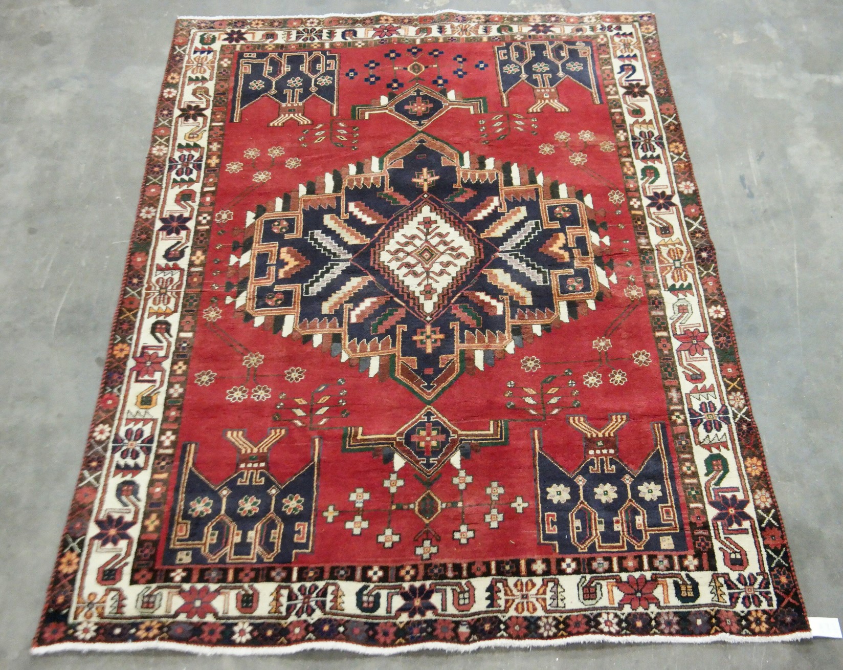 ORIENTAL RUG 5'2" X 7'9" QASHGHI