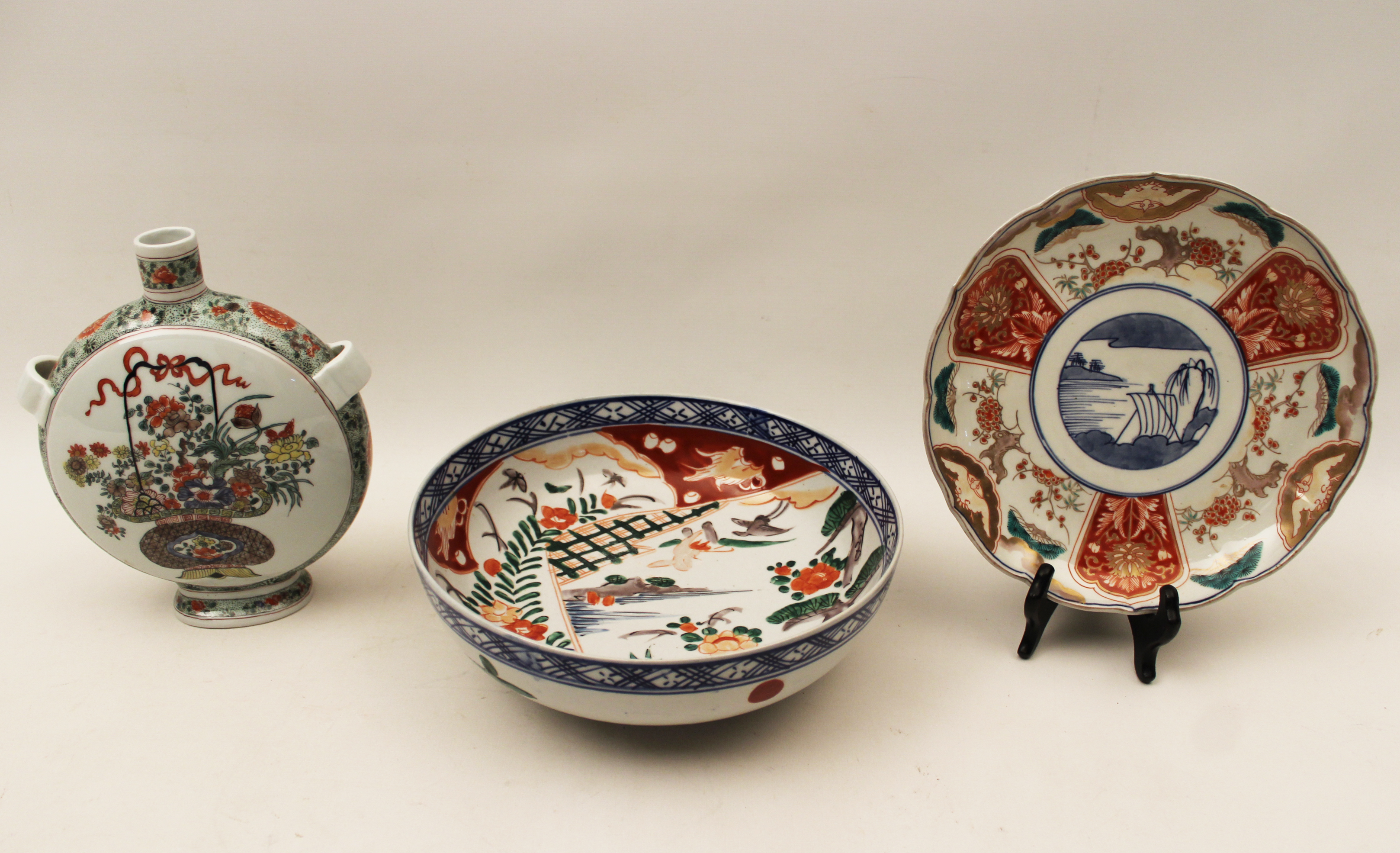 3 PC LOT OF JAPANESE IMARI PORCELAIN 35f3ae