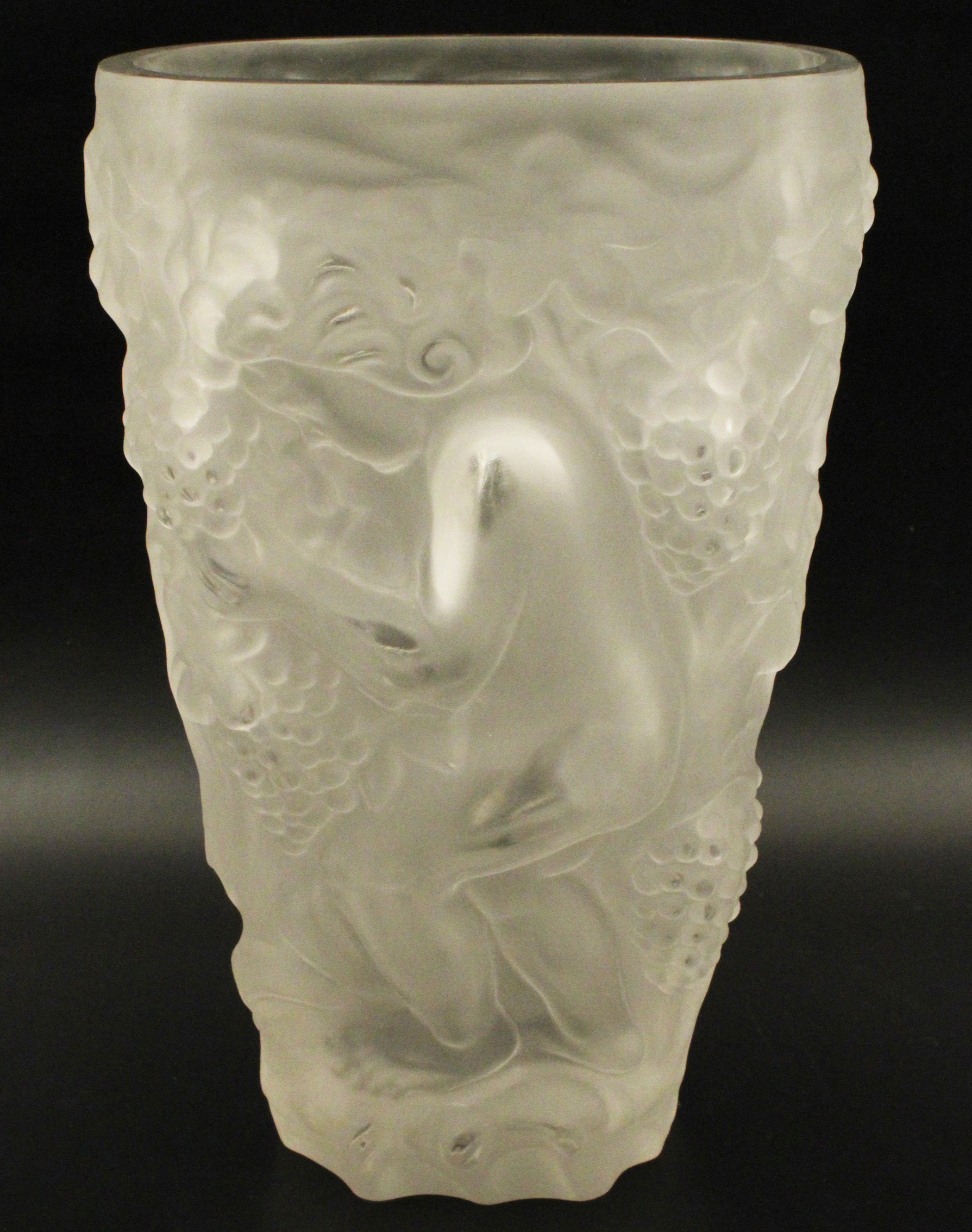 FROSTED ART GLASS VASE IN THE MANNER 35f45e