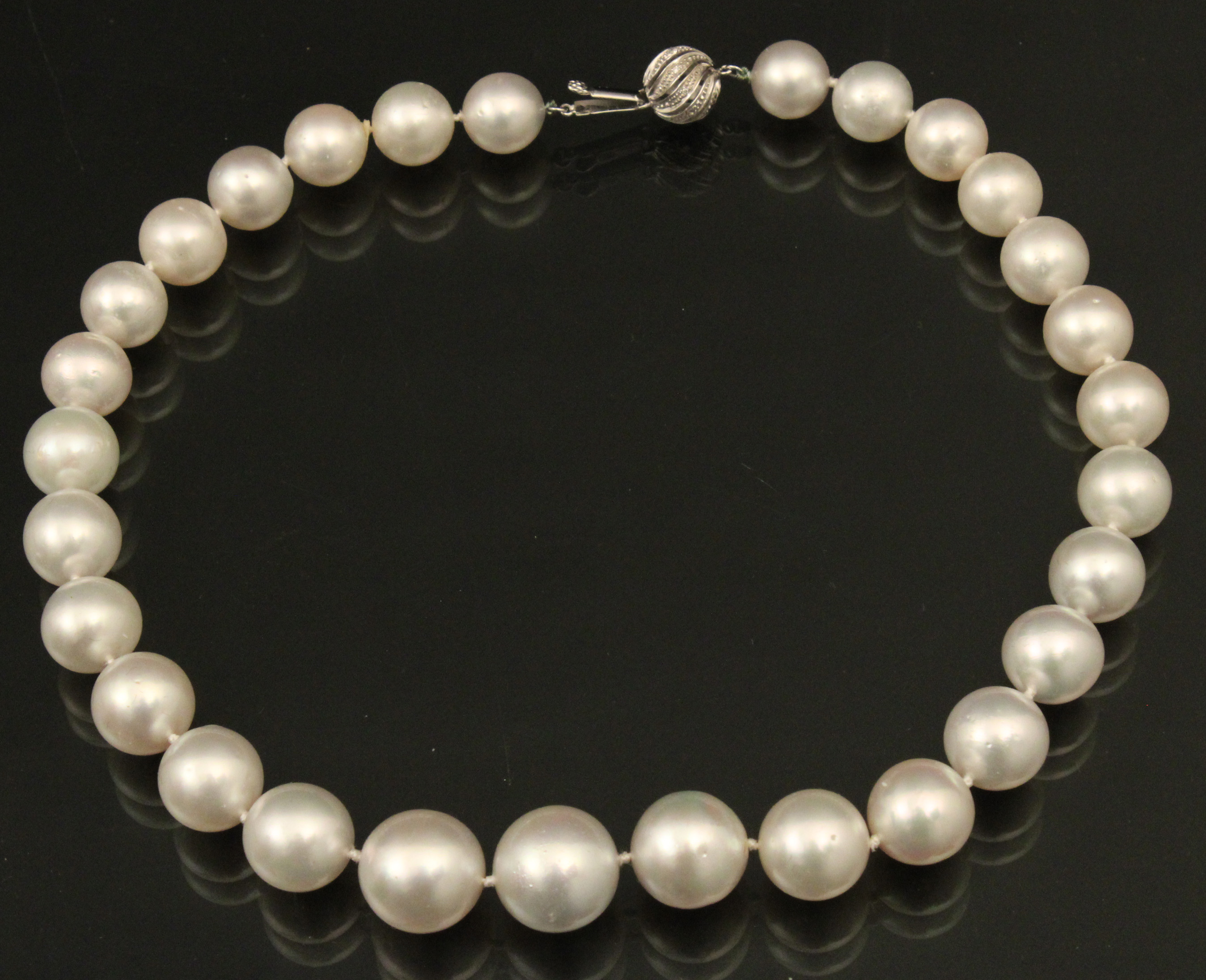 GRADUATING CULTURED PEARL NECKLACE 35f4ca