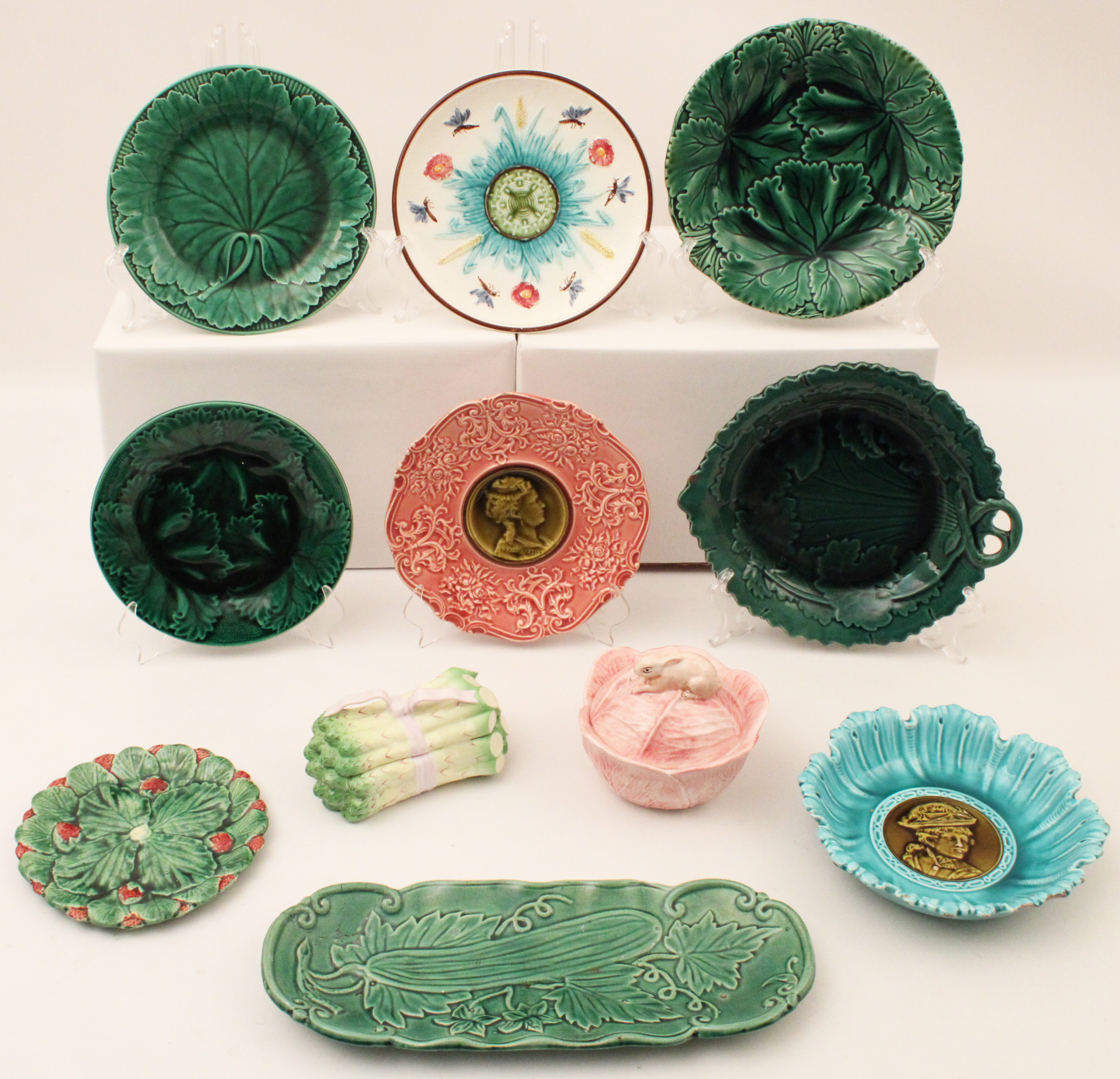 11 PCS OF MAJOLICA INCLUDING 35f4cd