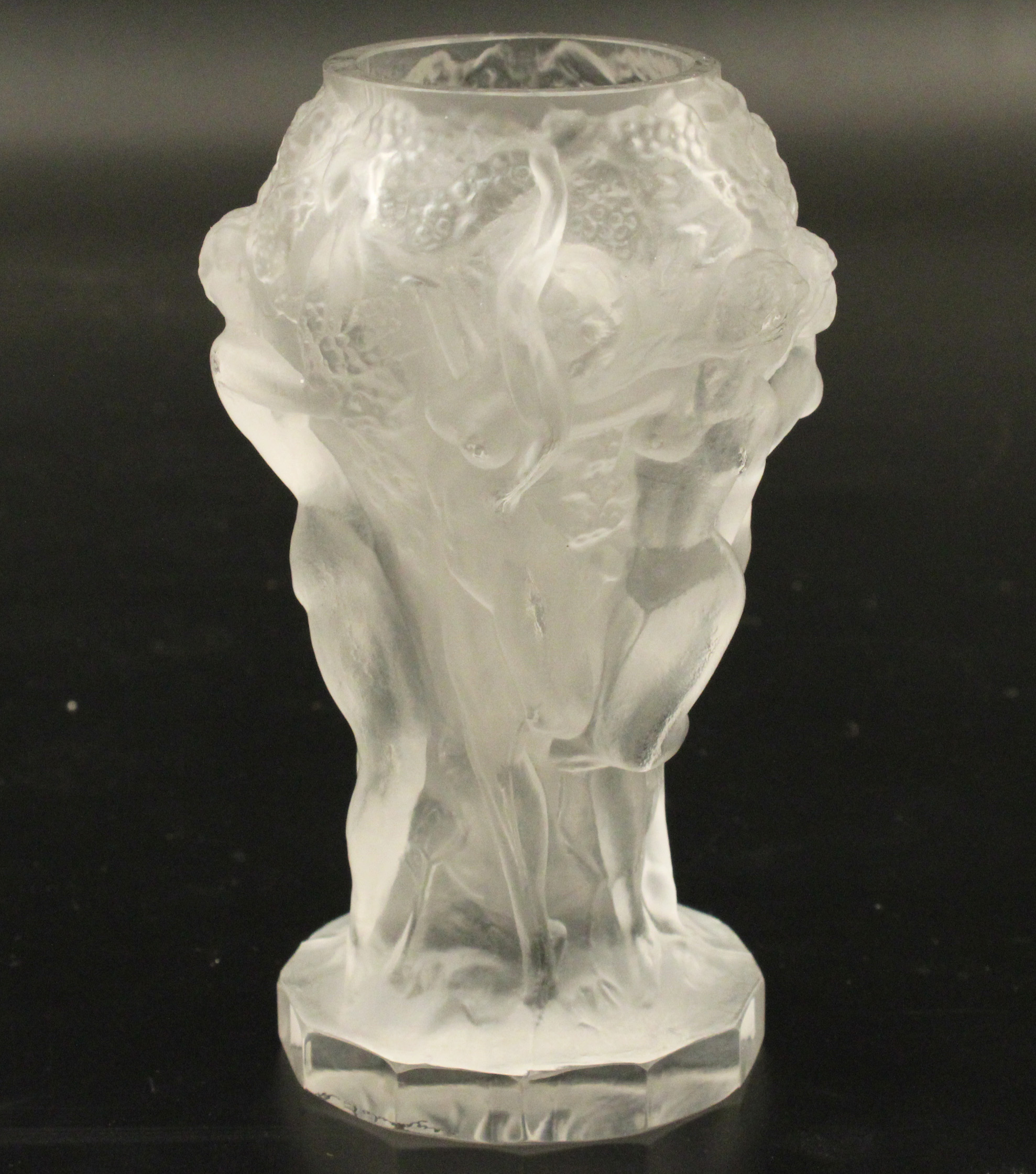FROSTED ART GLASS VASE IN THE MANNER 35f4eb