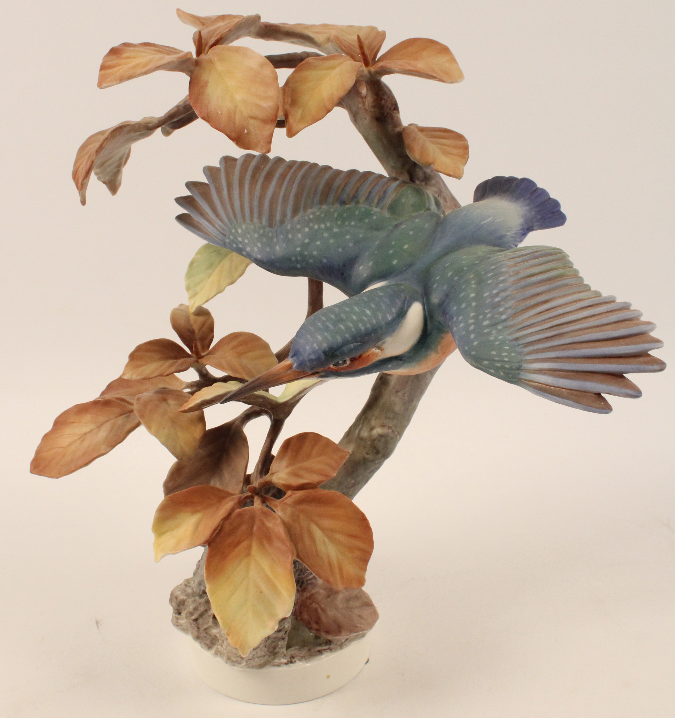 KINGFISHER PORCELAIN BIRD MODEL 35f4f6