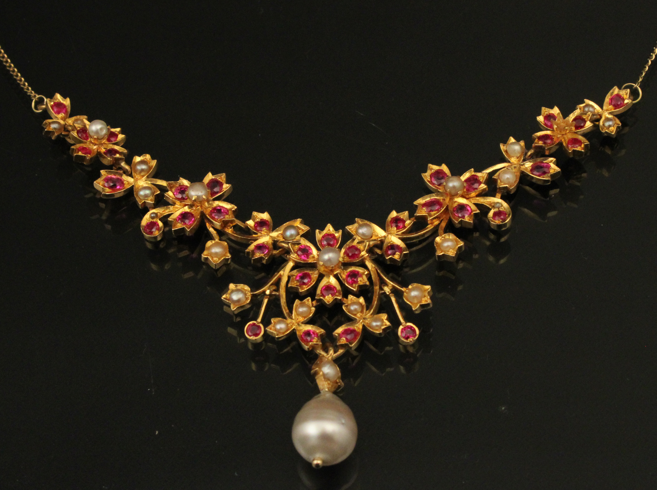 18K YELLOW GOLD RUBY AND PEARL 35f50a