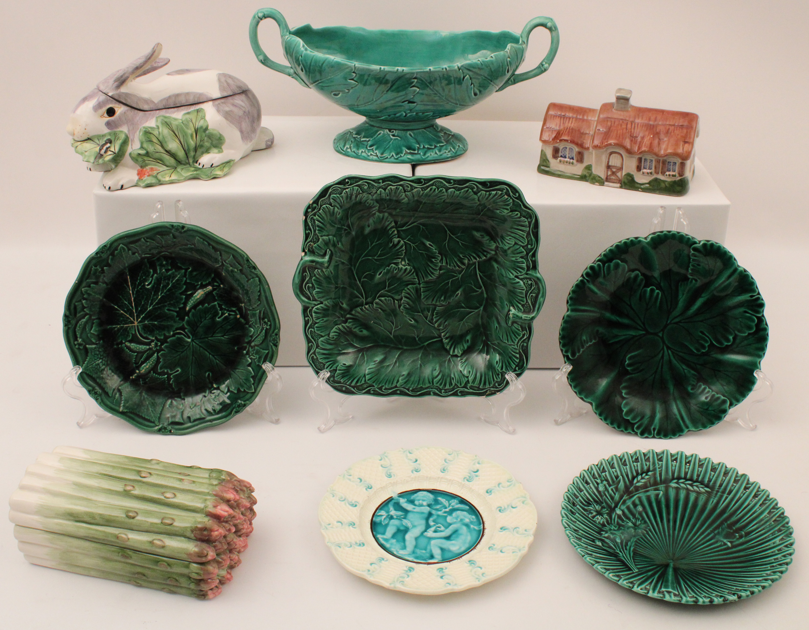 9 PIECE LOT OF FRENCH MAJOLICA 35f504