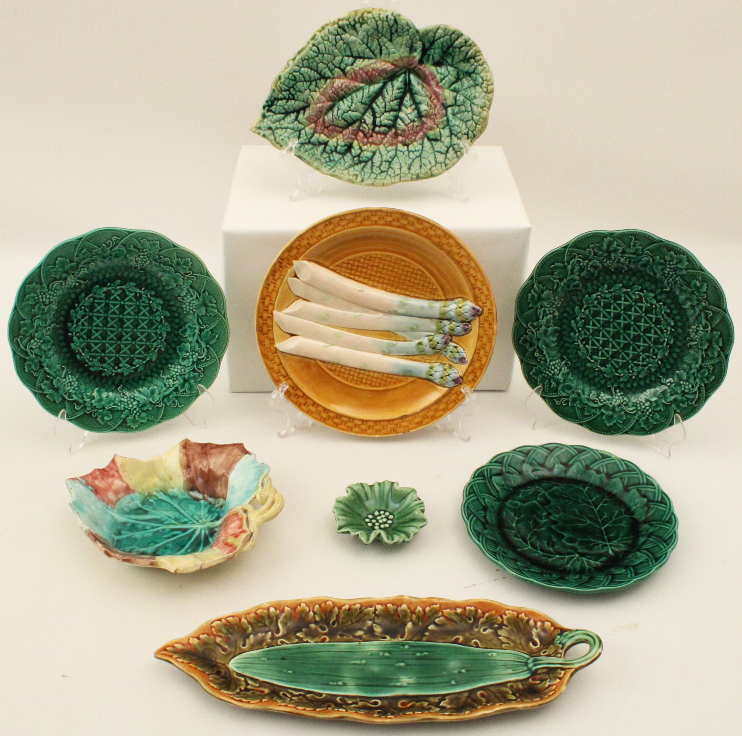 8 PIECE LOT OF FRENCH MAJOLICA