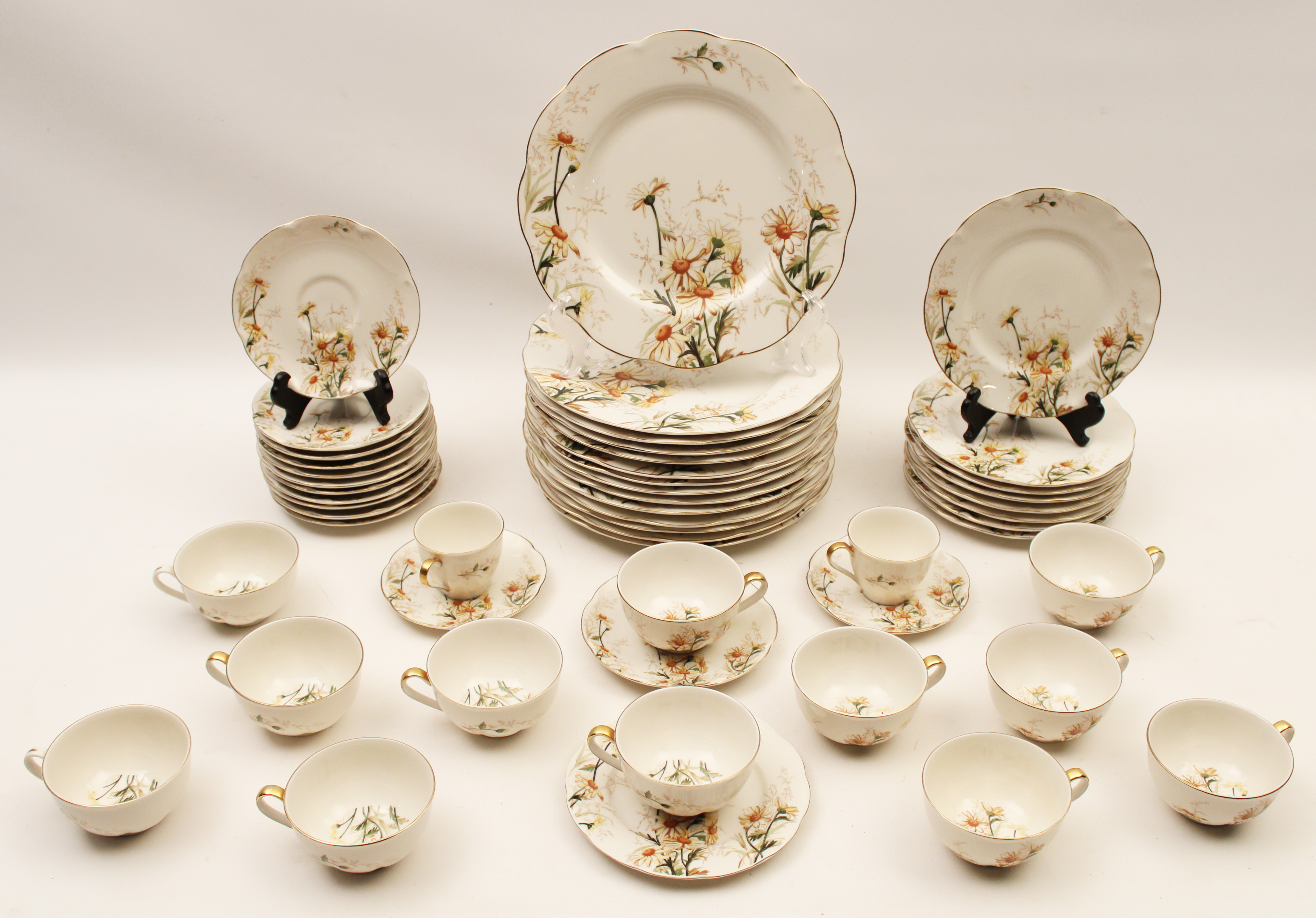 51 PC. SHASTA DINNER SERVICE BY THEODORE