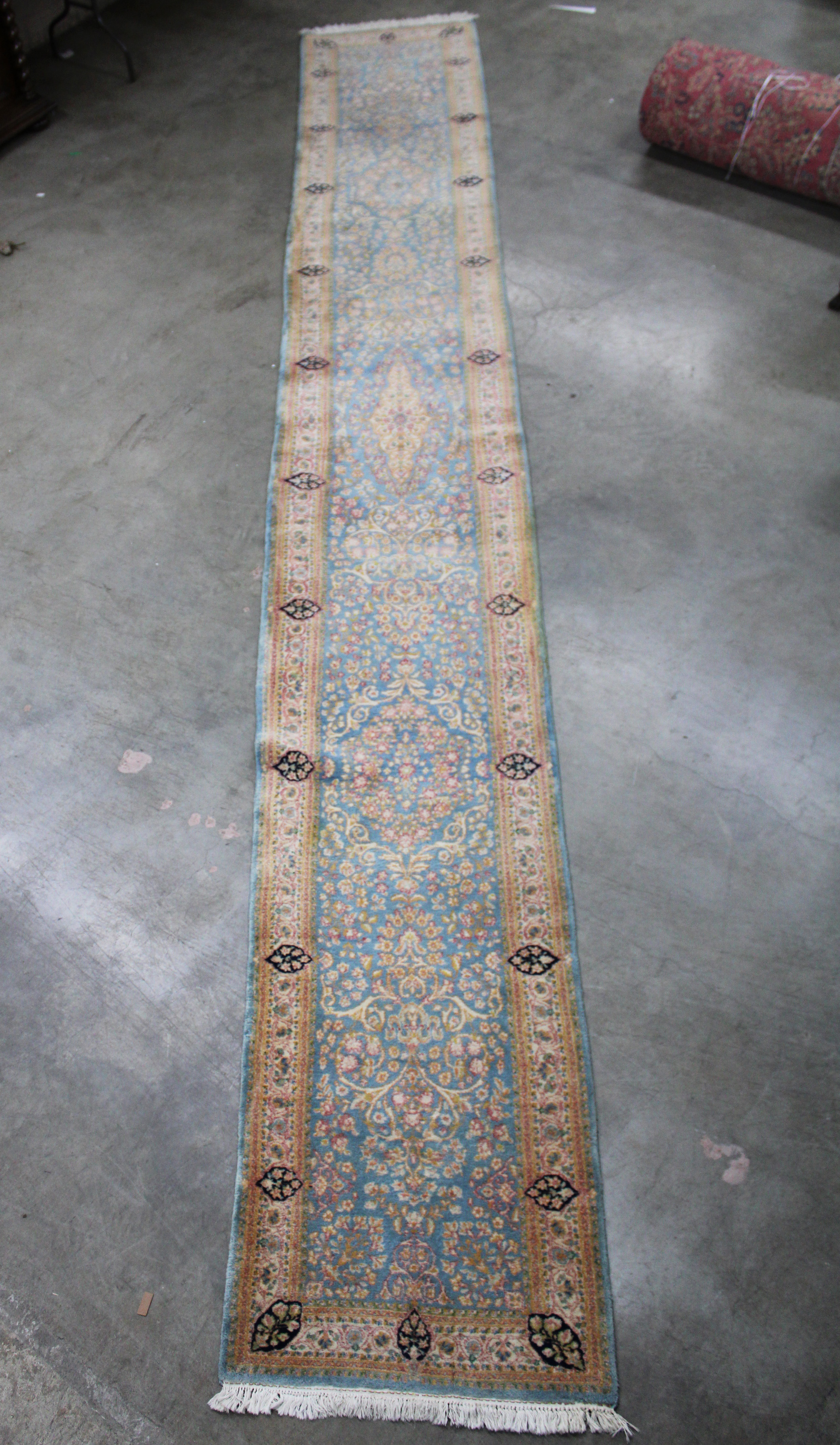 PERSIAN RUNNER 3' X 21'6" PERSIAN