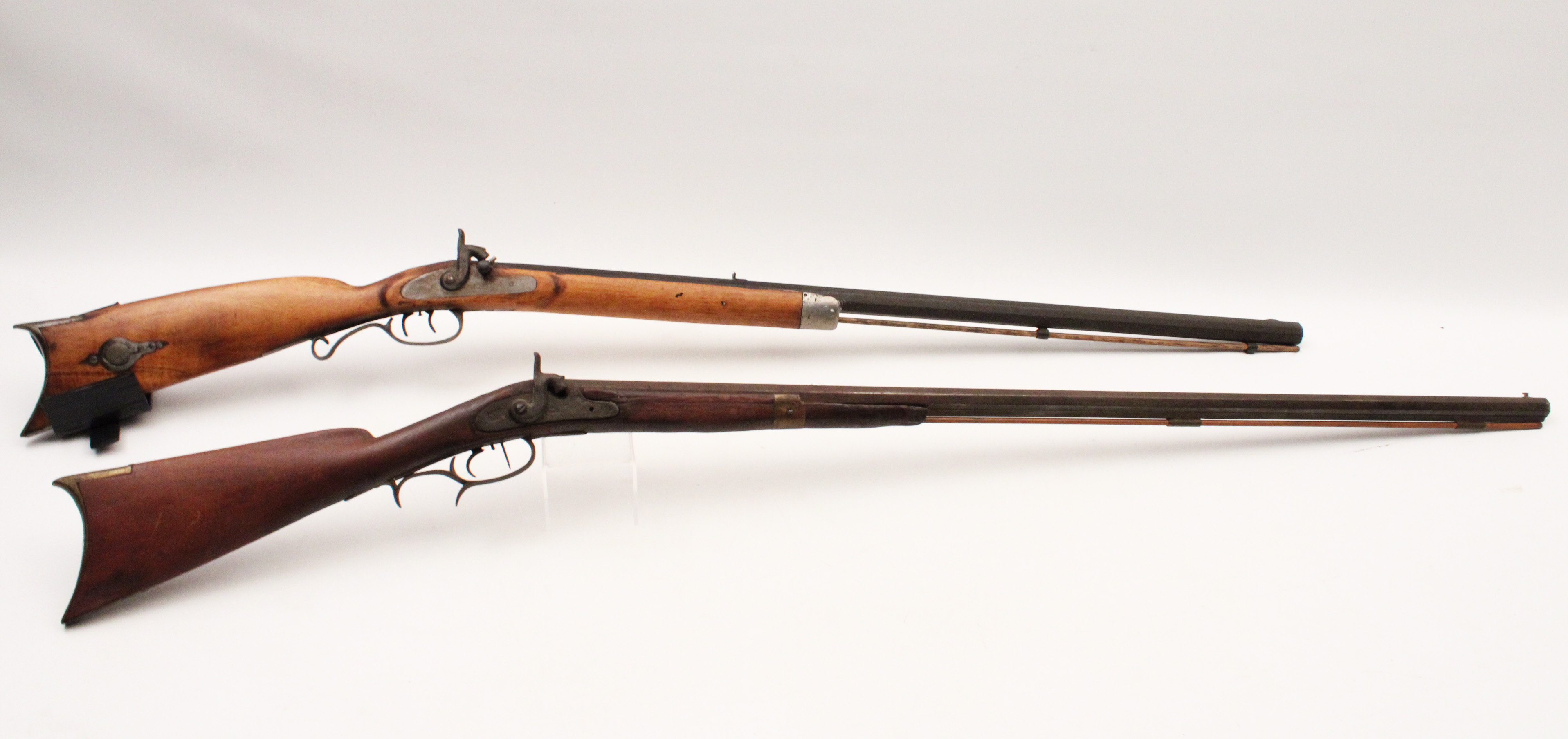 TWO AMERICAN FLINT LOCK RIFLES 35f715