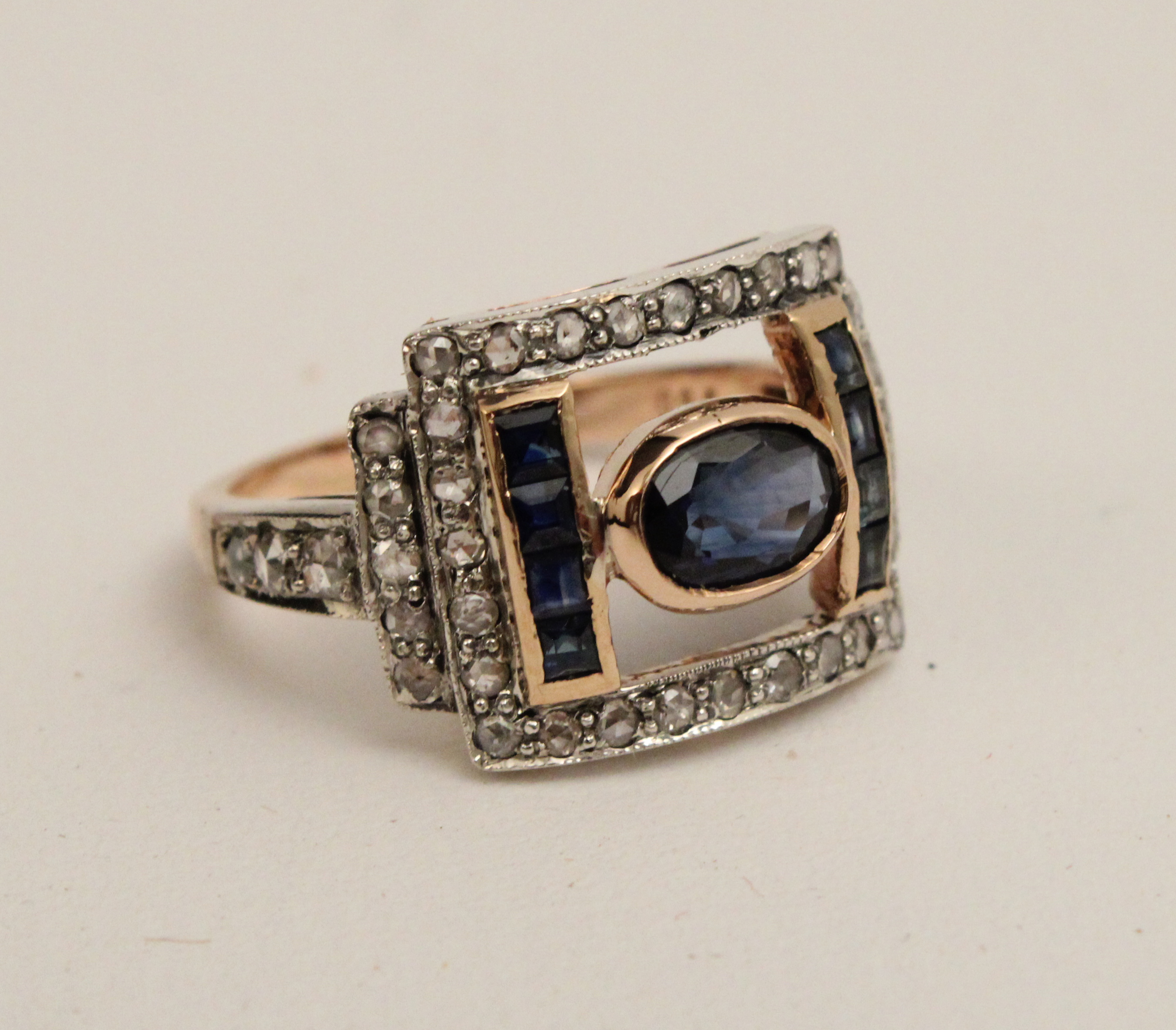 18K DIAMOND AND BLUE SAPPHIRE RING