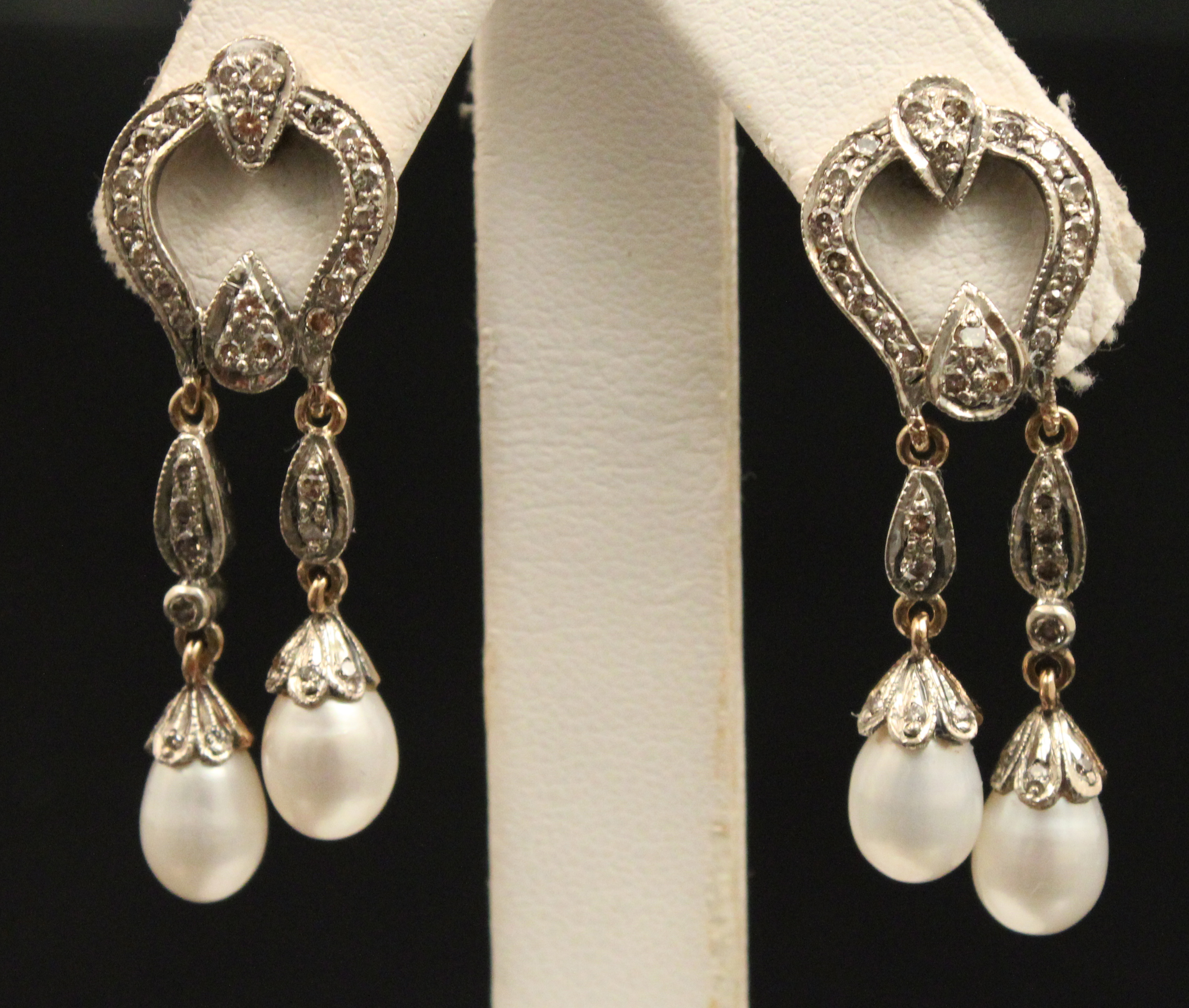 PR OF 18K DIAMOND AND PEARL EARRINGS