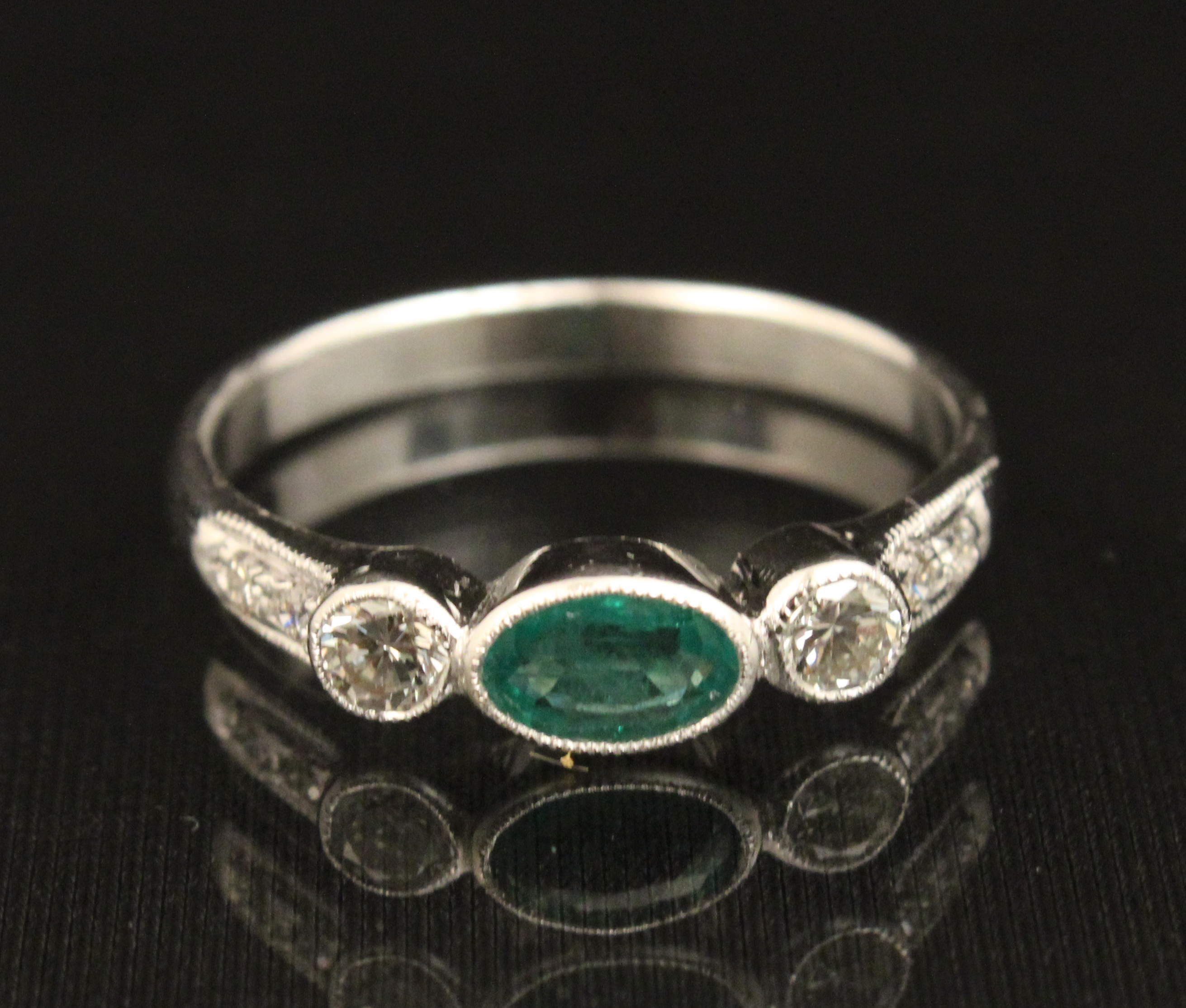 18K DIAMOND AND EMERALD BAND 18K