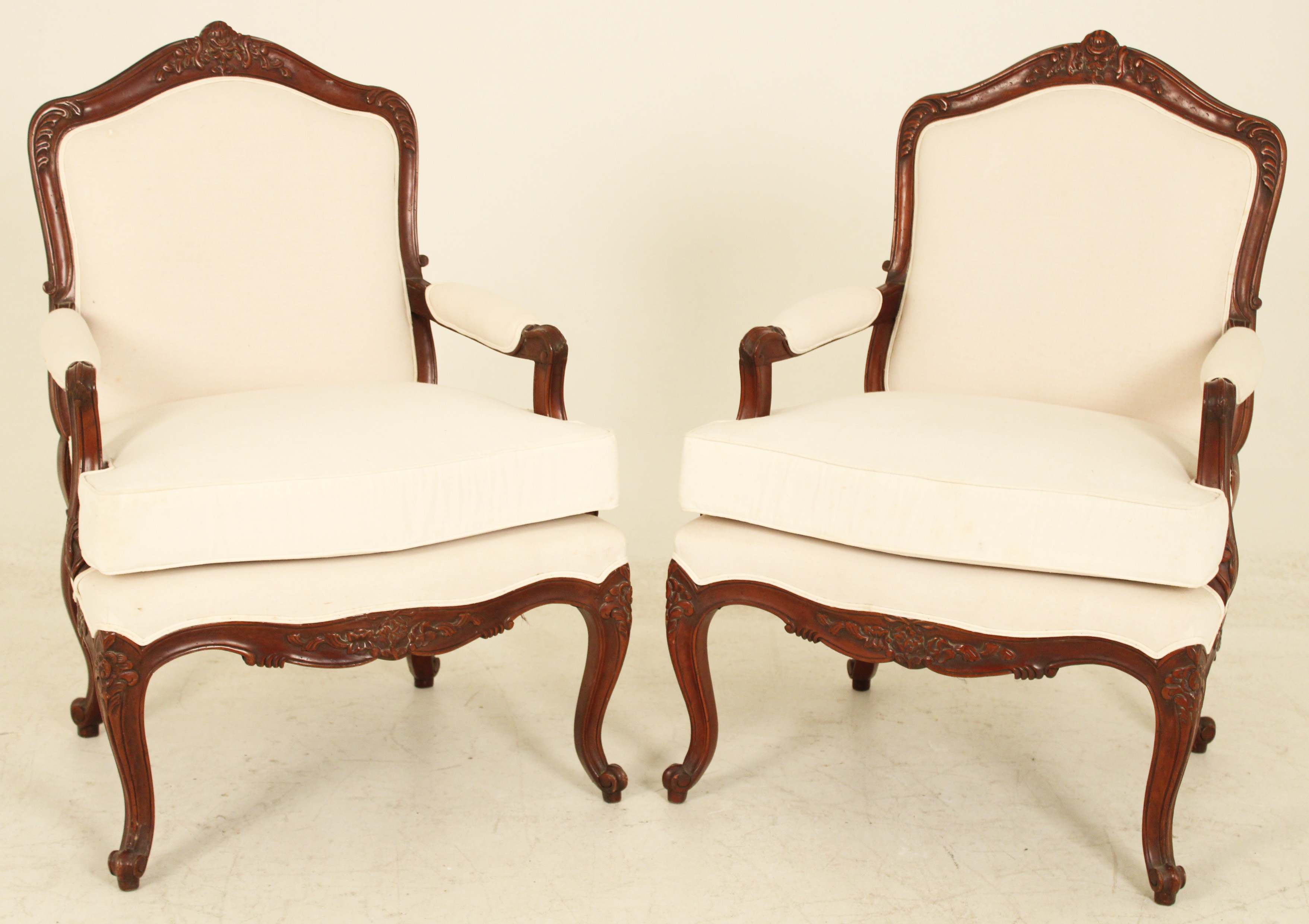 PR OF LOUIS XV STYLE CARVED MAHOGANY 35f78d