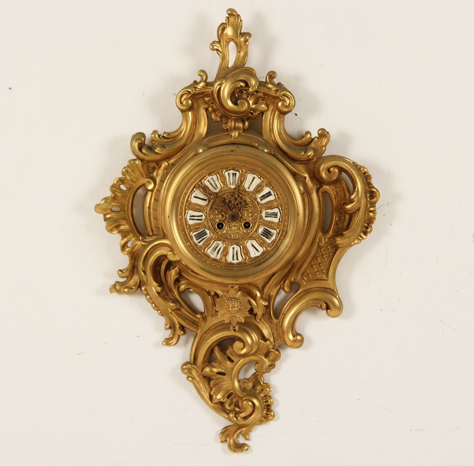 FRENCH DORE BRONZE CARTEL CLOCK 35f8d6