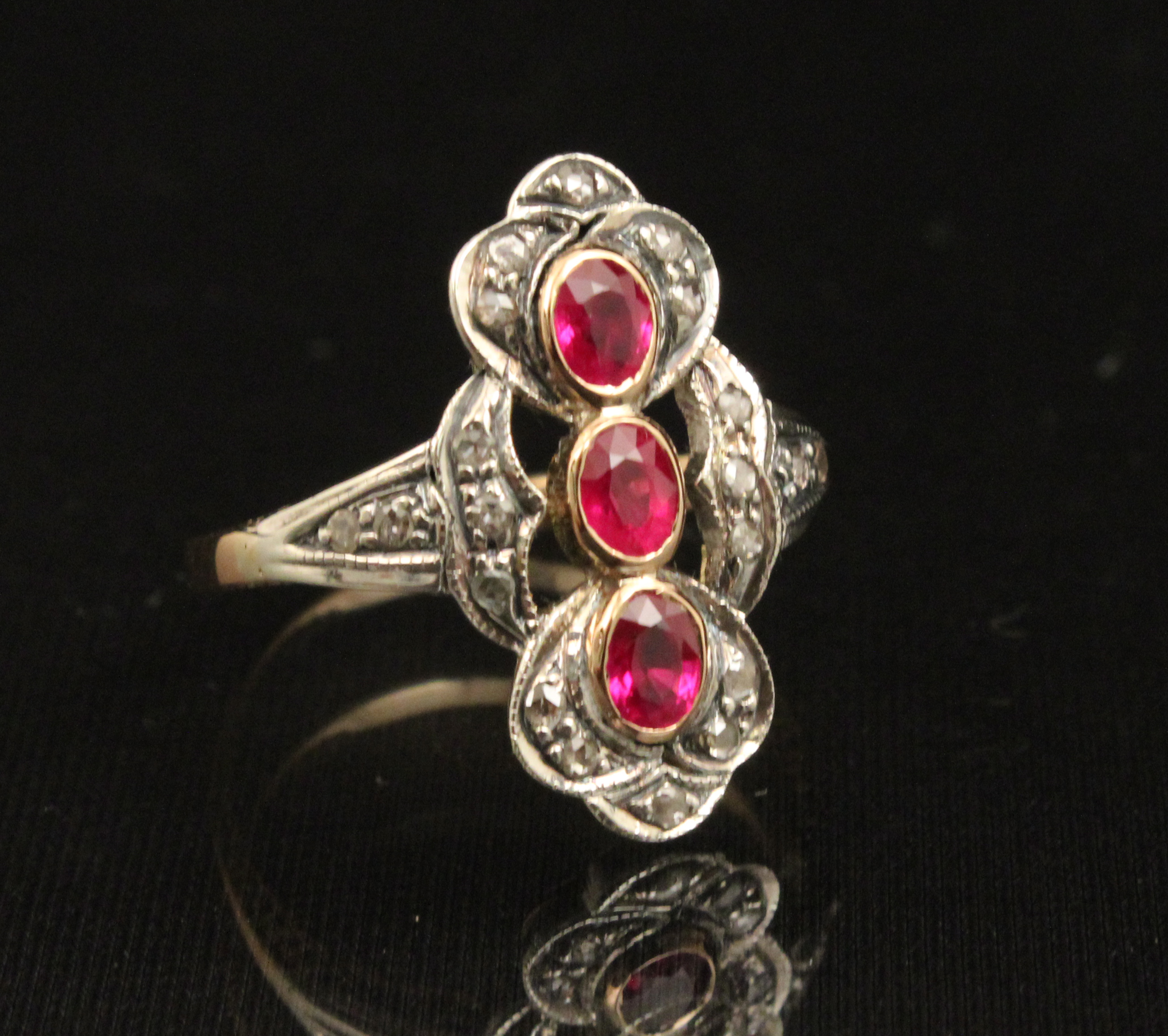 18K DIAMOND AND RUBY RING 18K GOLD 35f900