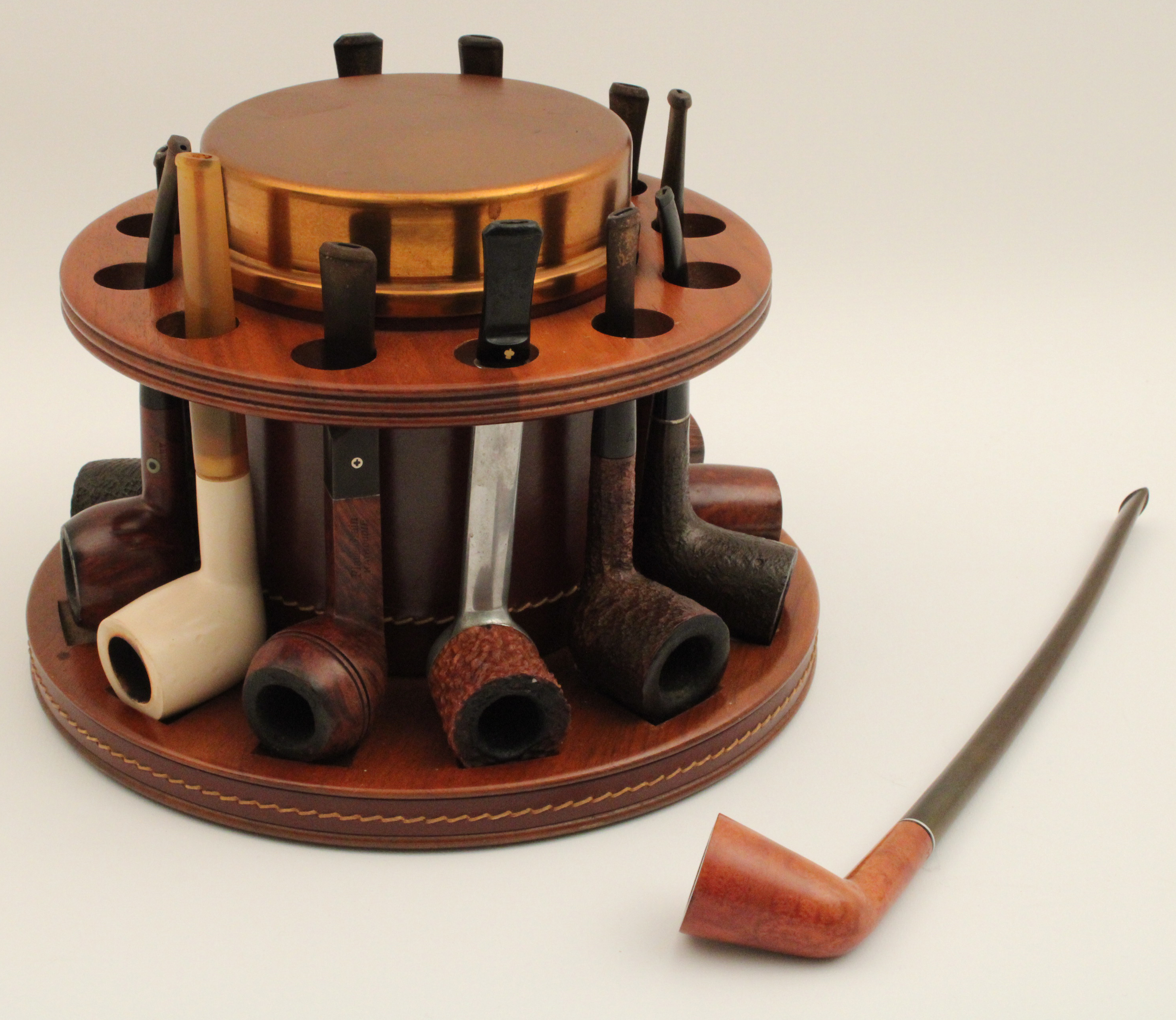 WALNUT AND LEATHER PIPE CADDY W  35f92d