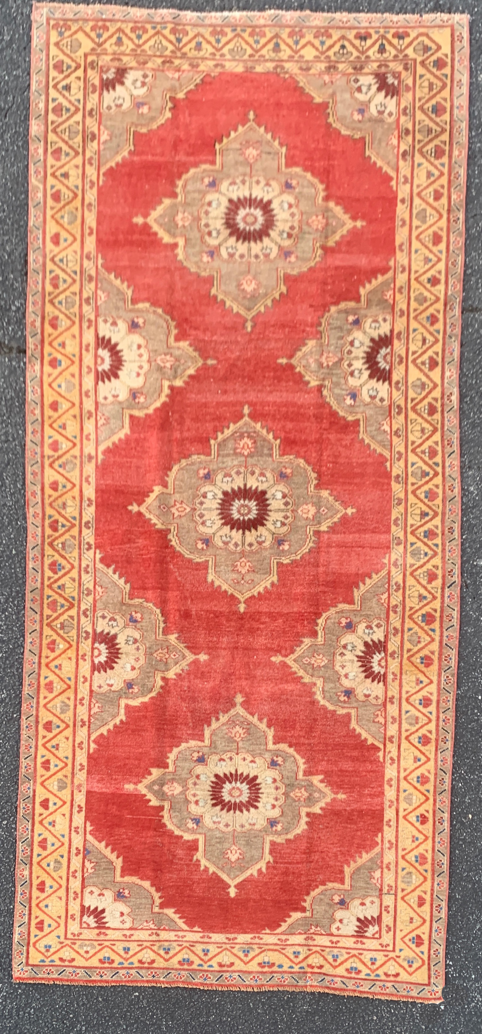 ORIENTAL RUG 4'10" X 10'5" OUSHAK