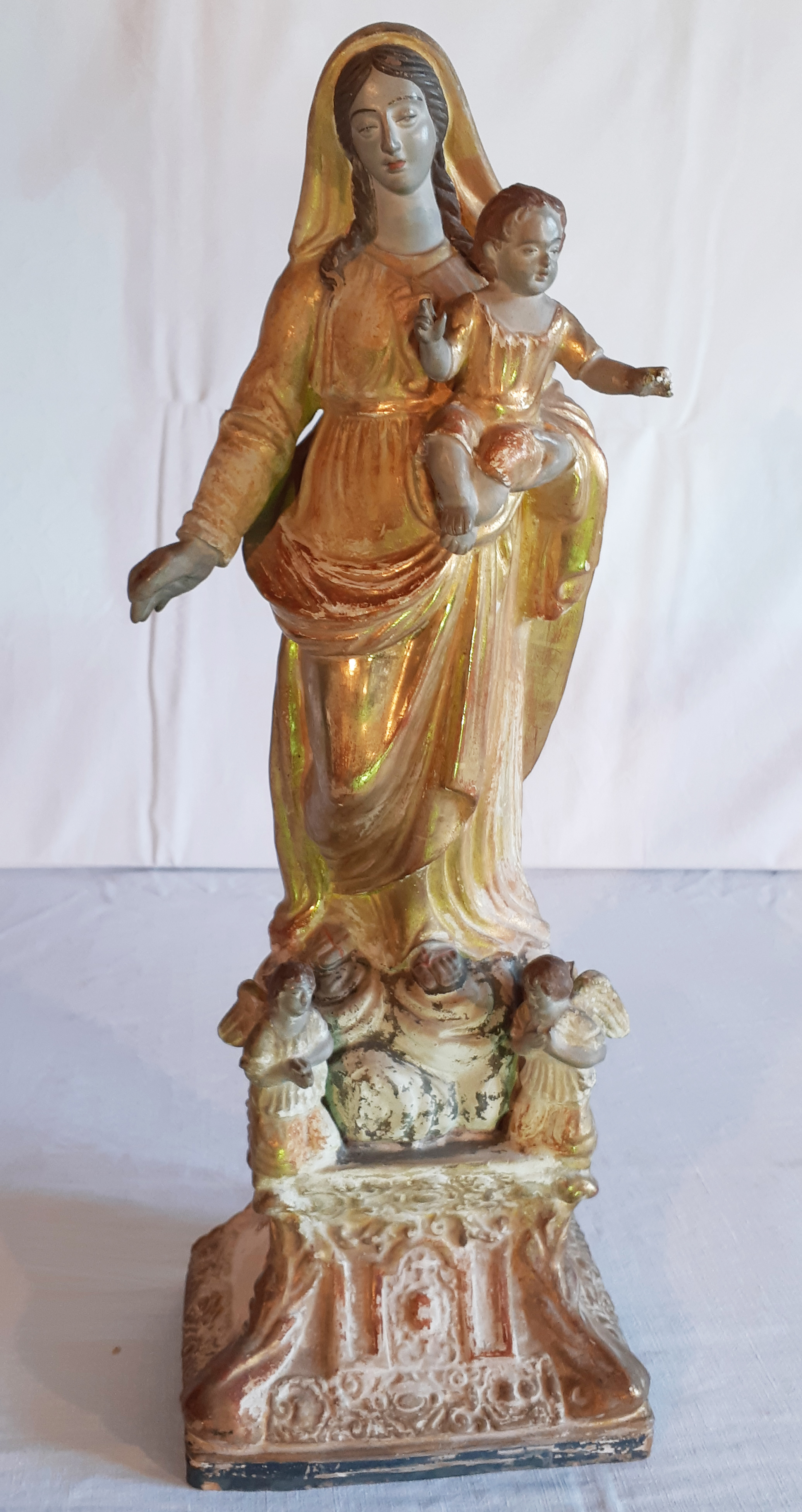 FIGURE OF MADONNA AND CHILD ON