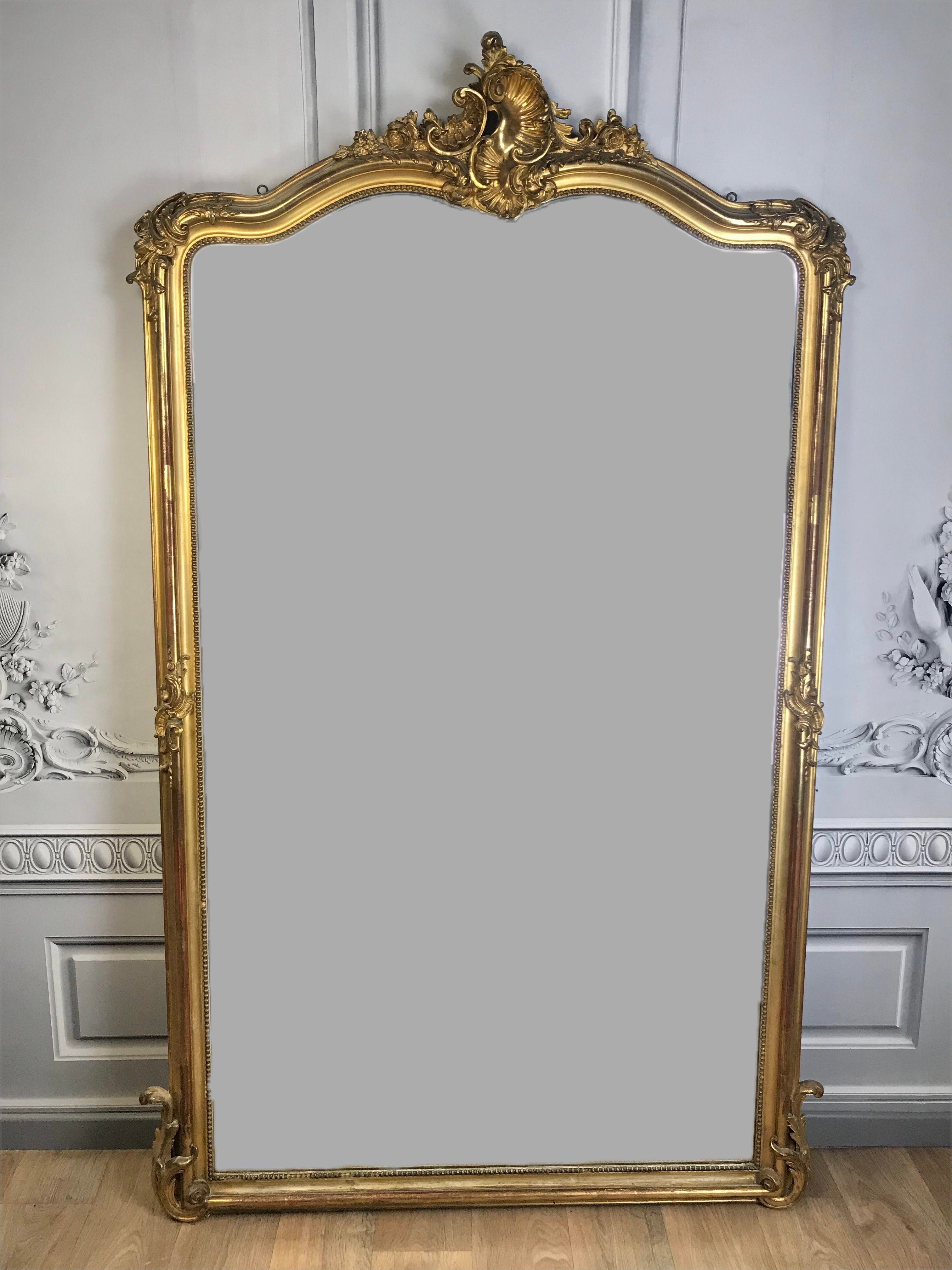 LOUIS XV STYLE CARVED GILT WOOD